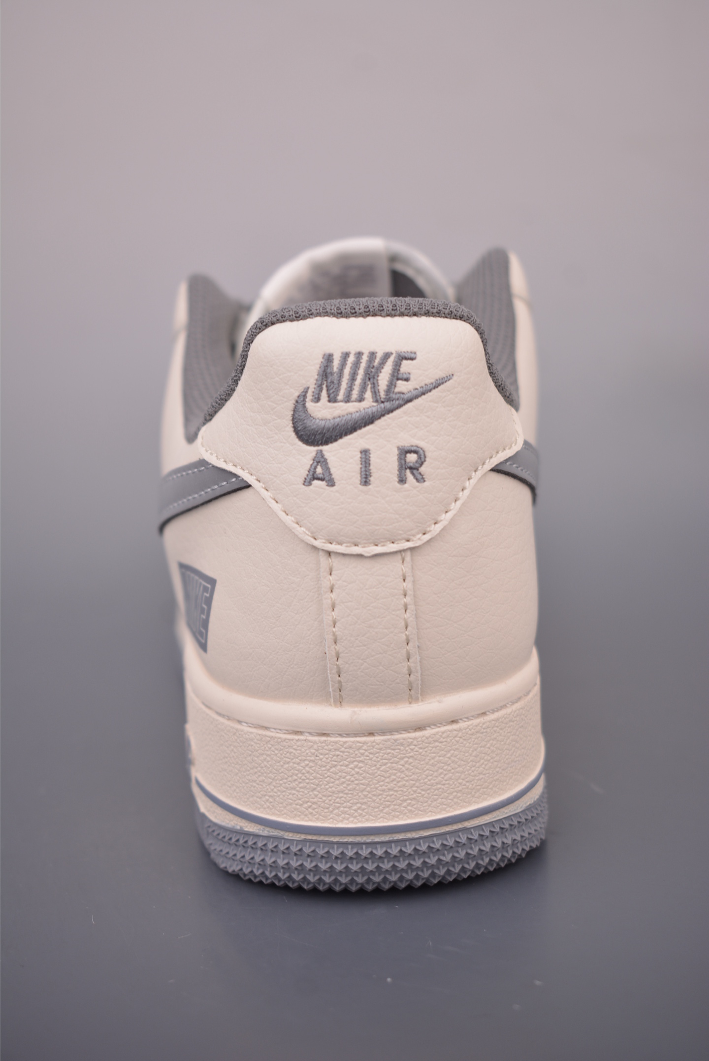 Nike Air Force 1 Low 灰白 JP8028-Top High Quatity Cheap Sneakers Fashion Clothing Clothes Bags handbags Shoes of all Brand wholesale With The best Quality And Beautiful Price from China Factory Chinese suppliers wholesaler seller Nike Air Force 1 Low 灰白 JP8028