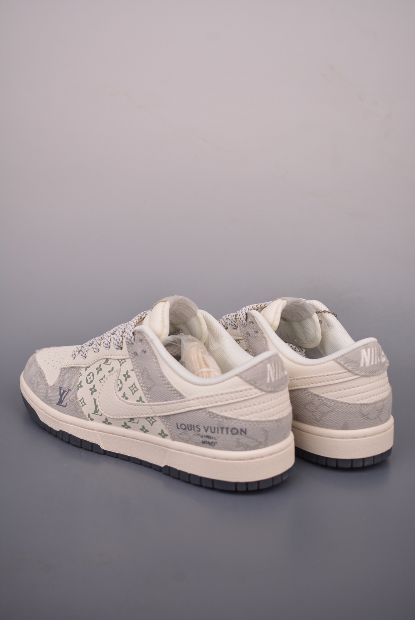 Nike SB Dunk Low LV联名 XX3168-141-Top High Quatity Cheap Sneakers Fashion Clothing Clothes Bags handbags Shoes of all Brand wholesale With The best Quality And Beautiful Price from China Factory Chinese suppliers wholesaler seller Nike SB Dunk Low LV联名 XX3168-141