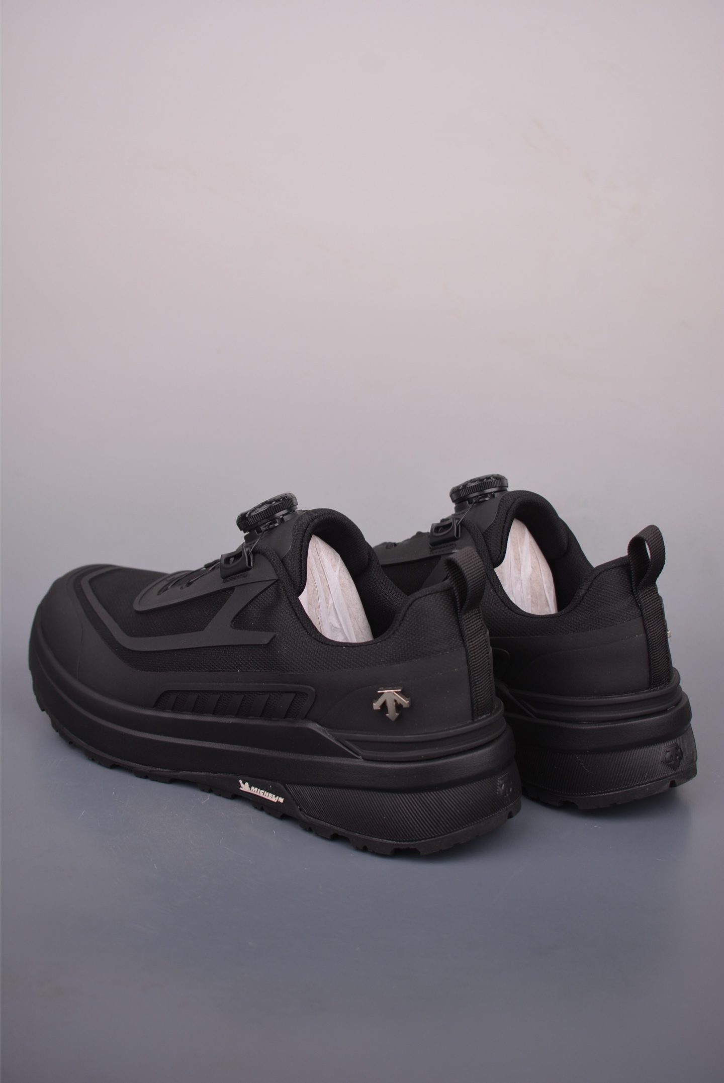 迪桑特LAVITATE GTX 轻盈缓震透气 时尚休闲运动覆盖防水男子越野跑鞋 迪桑特LAVITATE GTX 轻盈缓震透气 时尚休闲运动覆盖防水男子越野跑鞋