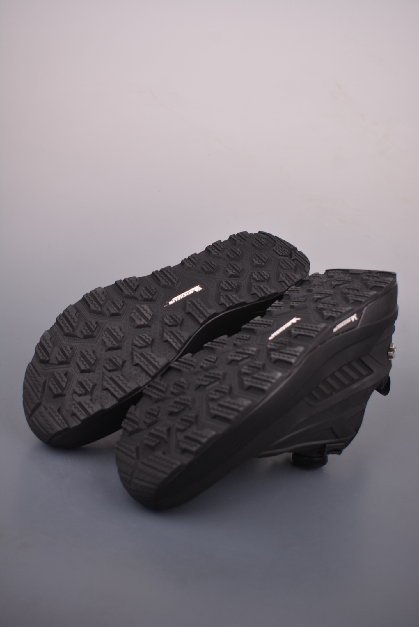 迪桑特LAVITATE GTX 轻盈缓震透气 时尚休闲运动覆盖防水男子越野跑鞋 迪桑特LAVITATE GTX 轻盈缓震透气 时尚休闲运动覆盖防水男子越野跑鞋