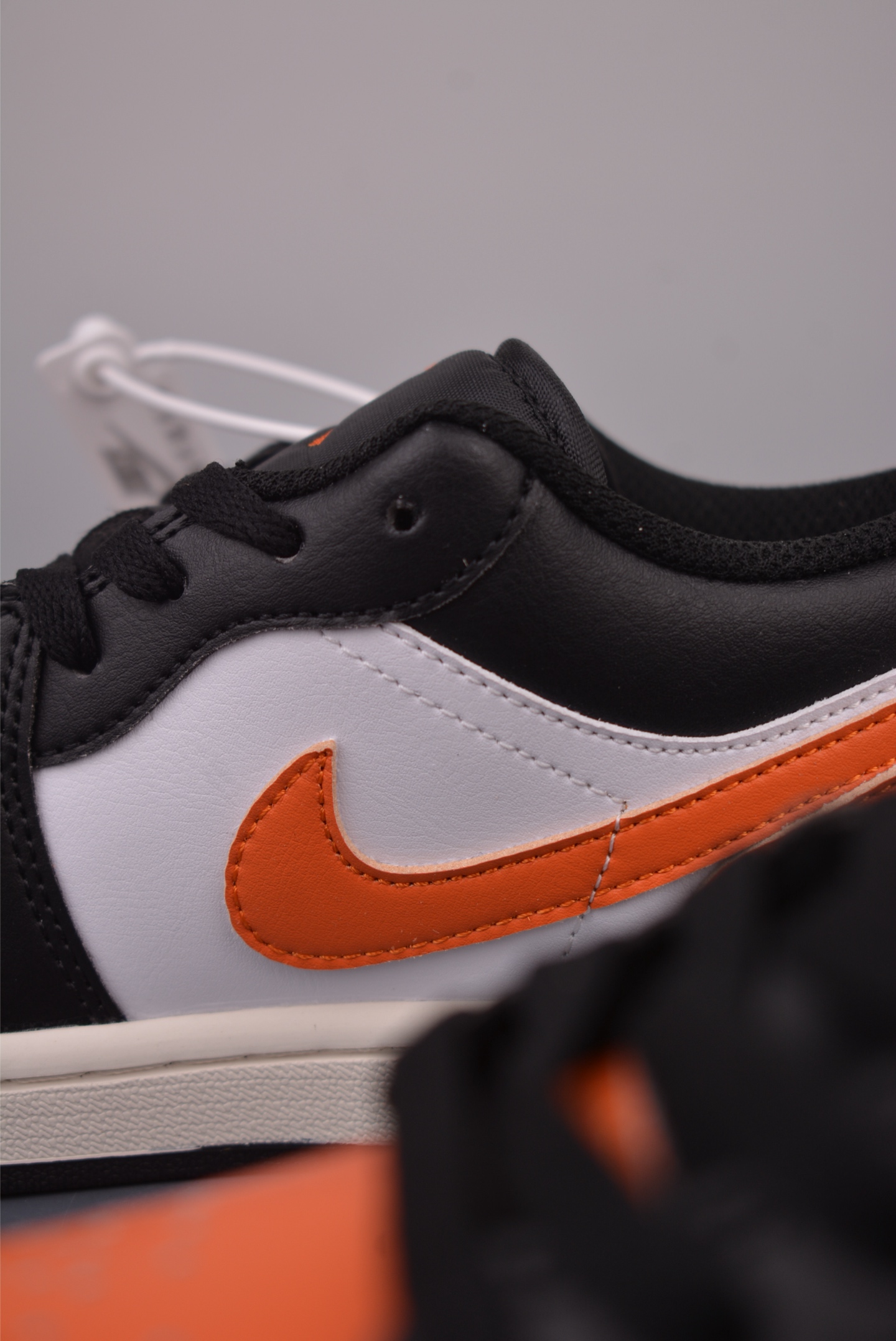 Air Jordan 1 Low 黑白橙 AJ1乔1低帮休闲板鞋 553558-081-Top High Quatity Cheap Sneakers Fashion Clothing Clothes Bags handbags Shoes of all Brand wholesale With The best Quality And Beautiful Price from China Factory Chinese suppliers wholesaler seller Air Jordan 1 Low 黑白橙 AJ1乔1低帮休闲板鞋 553558-081
