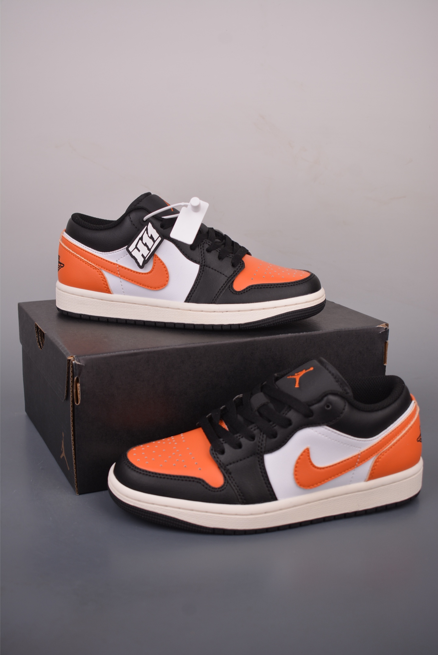 Air Jordan 1 Low 黑白橙 AJ1乔1低帮休闲板鞋 553558-081-Top High Quatity Cheap Sneakers Fashion Clothing Clothes Bags handbags Shoes of all Brand wholesale With The best Quality And Beautiful Price from China Factory Chinese suppliers wholesaler seller Air Jordan 1 Low 黑白橙 AJ1乔1低帮休闲板鞋 553558-081