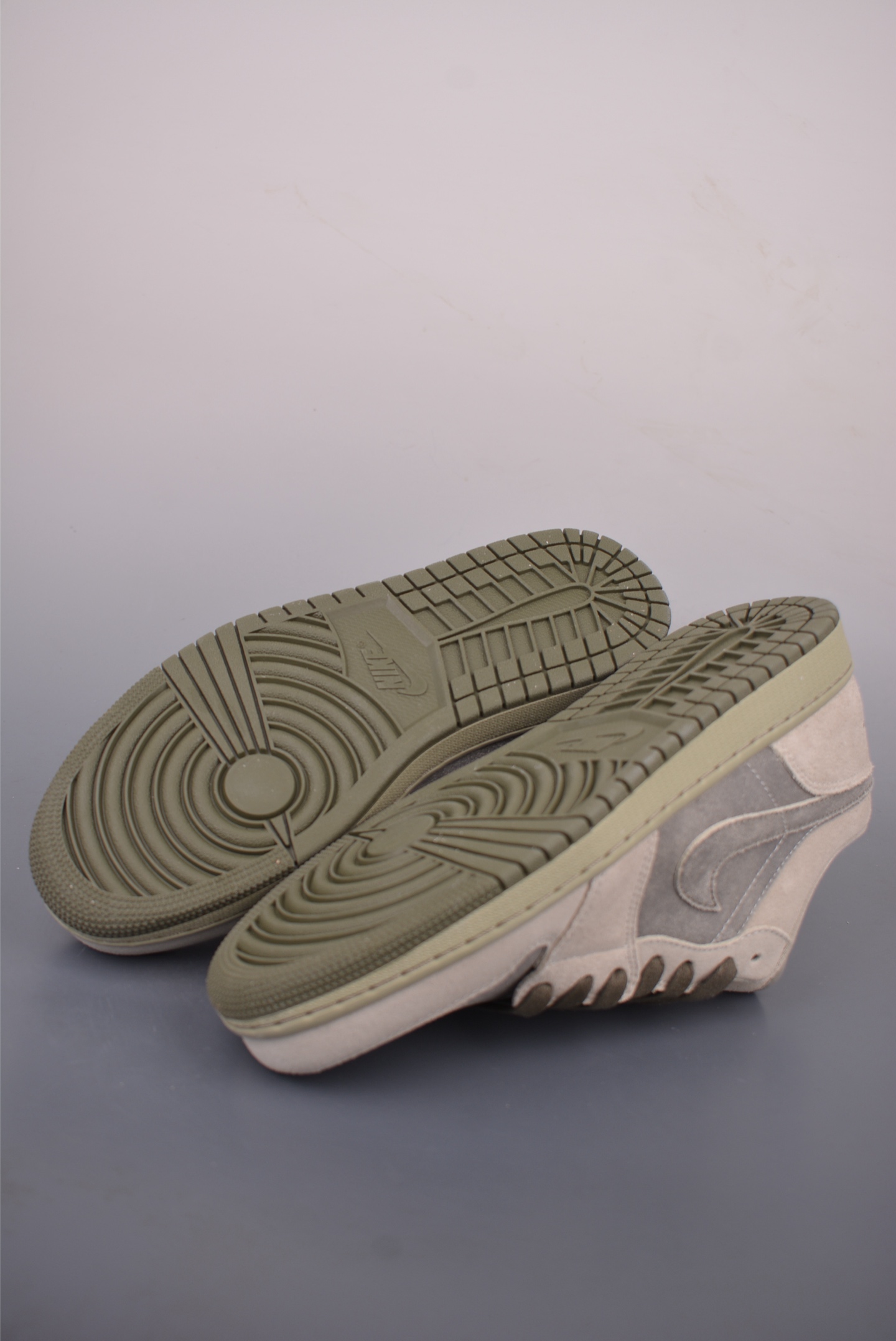 Air Jordan 1 Low 浅灰 AJ1乔1低帮休闲板鞋 IR7327-304-Top High Quatity Cheap Sneakers Fashion Clothing Clothes Bags handbags Shoes of all Brand wholesale With The best Quality And Beautiful Price from China Factory Chinese suppliers wholesaler seller Air Jordan 1 Low 浅灰 AJ1乔1低帮休闲板鞋 IR7327-304