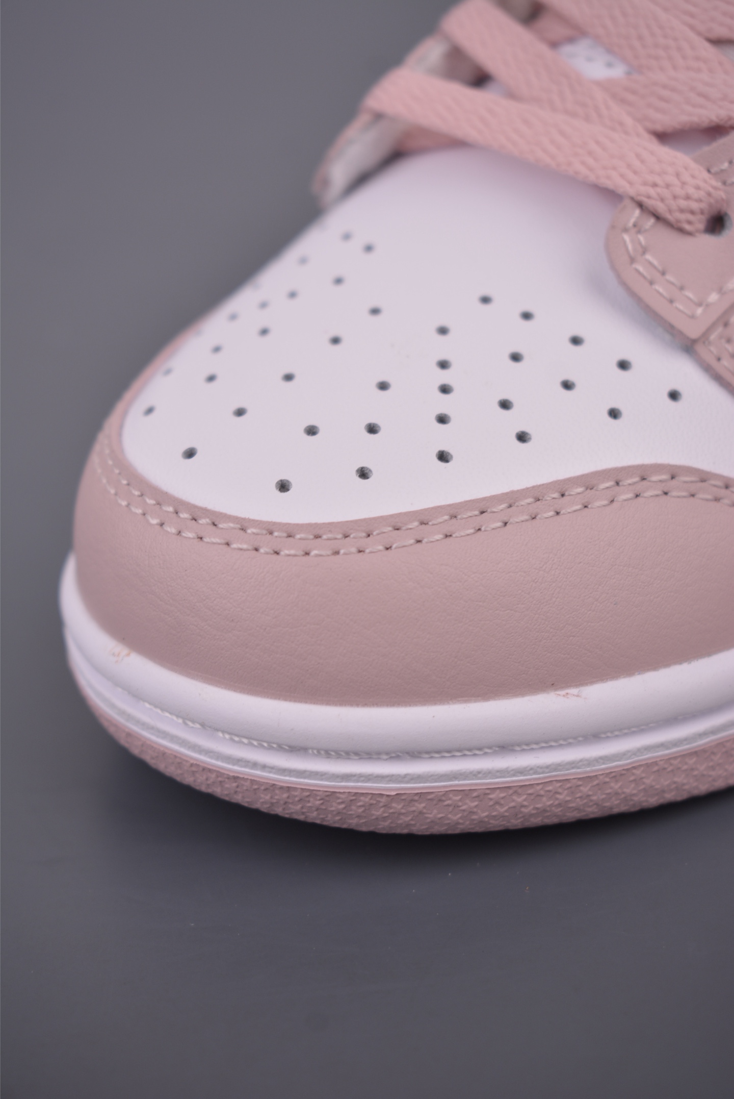 Nike SB Dunk Low IM6572-103