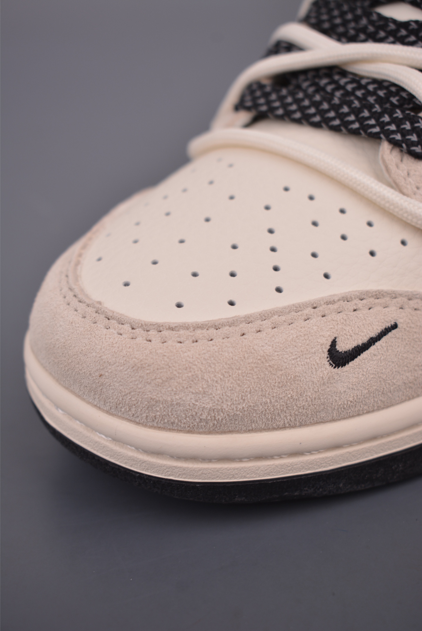 Nike SB Dunk Low 米白 解构绑带 XX3168-118