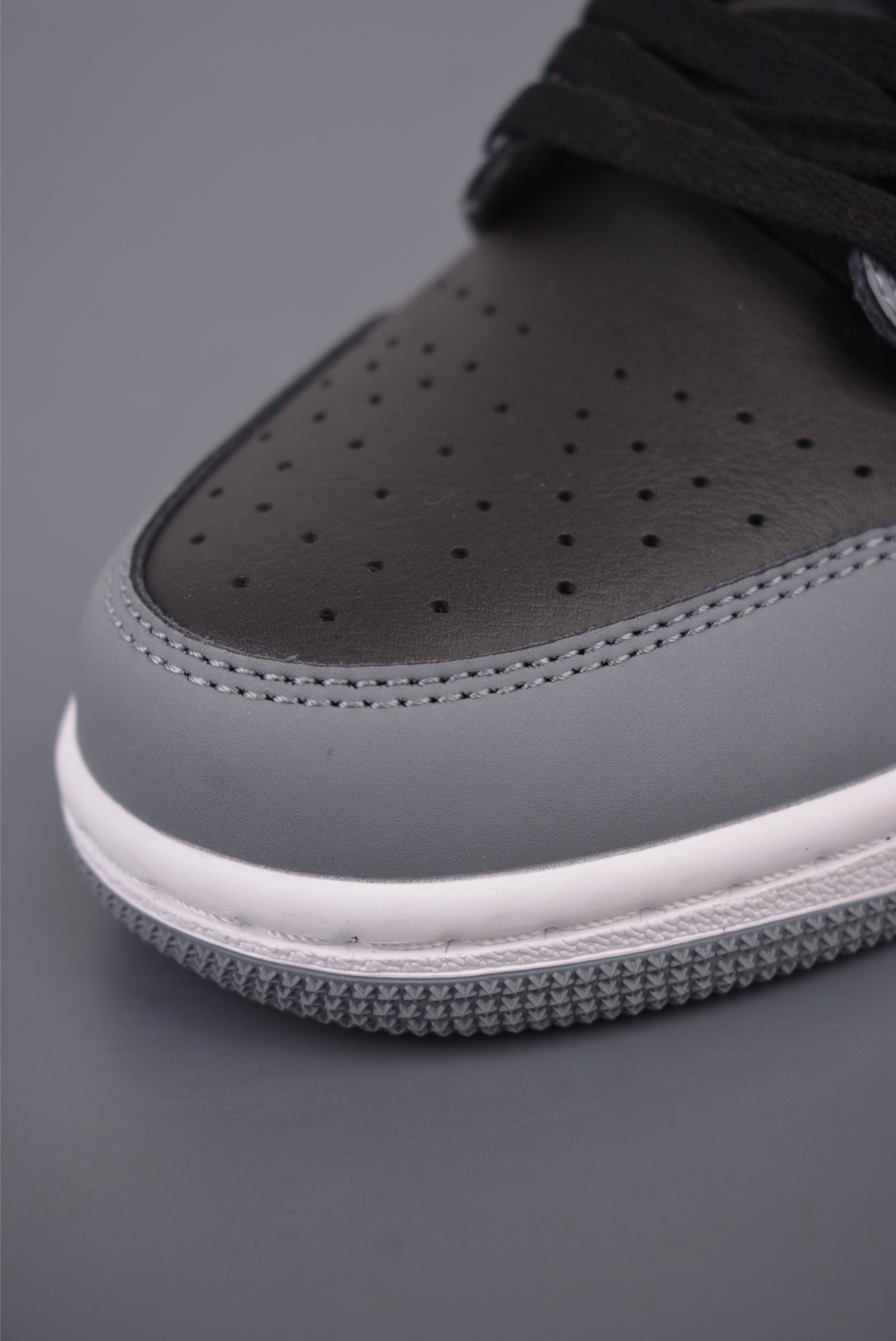 Air Jordan 1 Low 灰黑 AJ1乔1低帮休闲板鞋 IU7550-065-Top High Quatity Cheap Sneakers Fashion Clothing Clothes Bags handbags Shoes of all Brand wholesale With The best Quality And Beautiful Price from China Factory Chinese suppliers wholesaler seller Air Jordan 1 Low 灰黑 AJ1乔1低帮休闲板鞋 IU7550-065