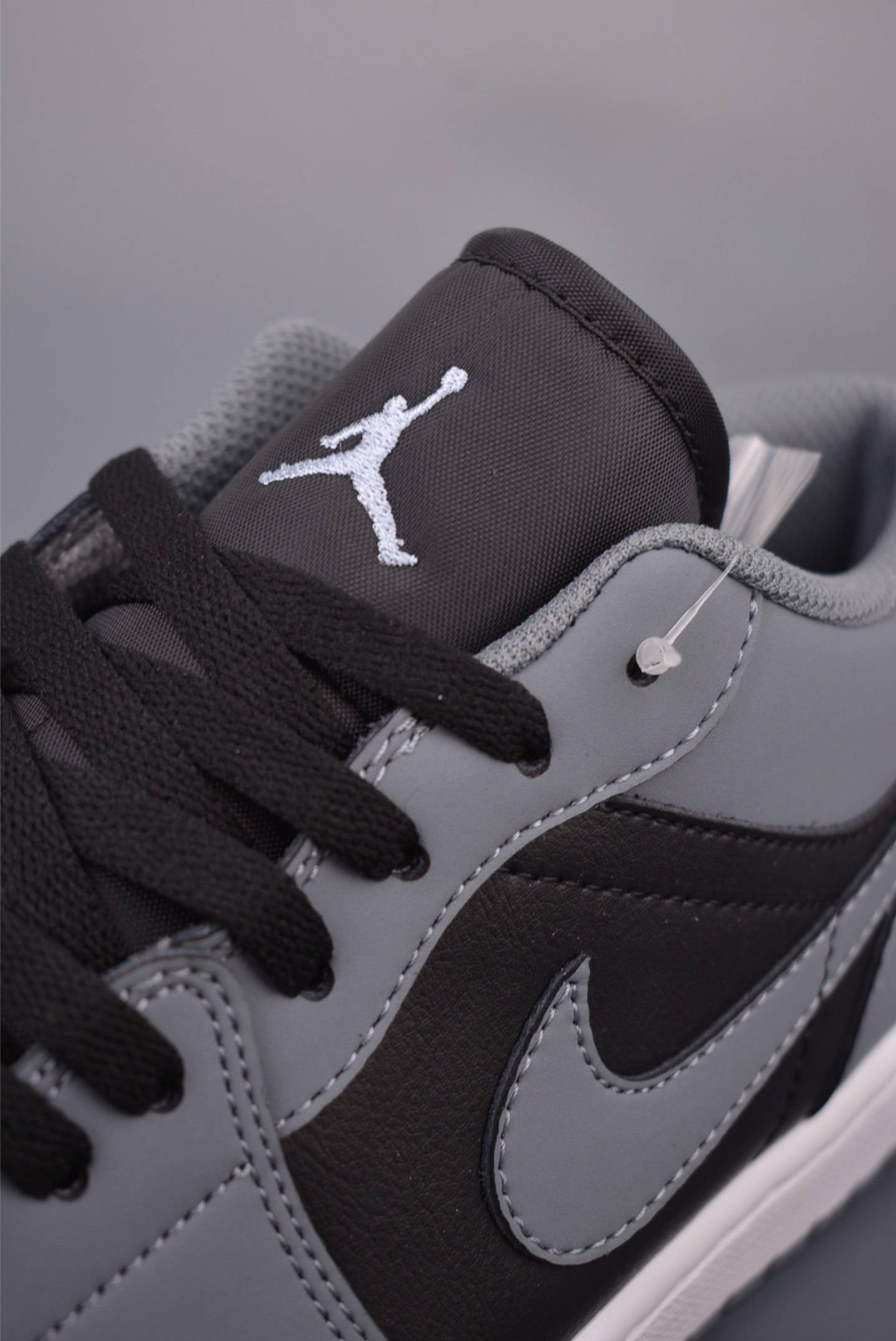 Air Jordan 1 Low 灰黑 AJ1乔1低帮休闲板鞋 IU7550-065-Top High Quatity Cheap Sneakers Fashion Clothing Clothes Bags handbags Shoes of all Brand wholesale With The best Quality And Beautiful Price from China Factory Chinese suppliers wholesaler seller Air Jordan 1 Low 灰黑 AJ1乔1低帮休闲板鞋 IU7550-065
