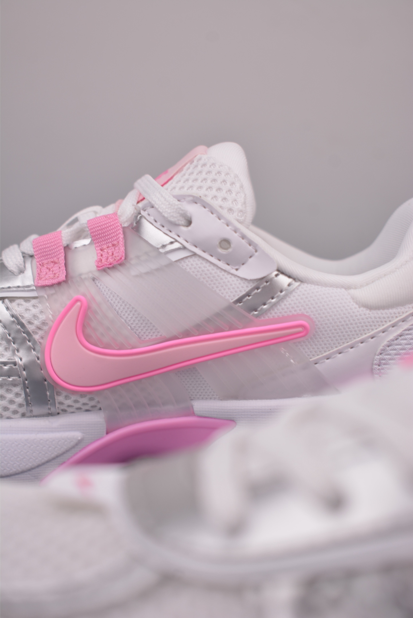 NIKE V2K Runtekk 版本 减震防滑复古低帮跑步鞋 FD0736-117-Top High Quatity Cheap Sneakers Fashion Clothing Clothes Bags handbags Shoes of all Brand wholesale With The best Quality And Beautiful Price from China Factory Chinese suppliers wholesaler seller NIKE V2K Runtekk 版本 减震防滑复古低帮跑步鞋 FD0736-117
