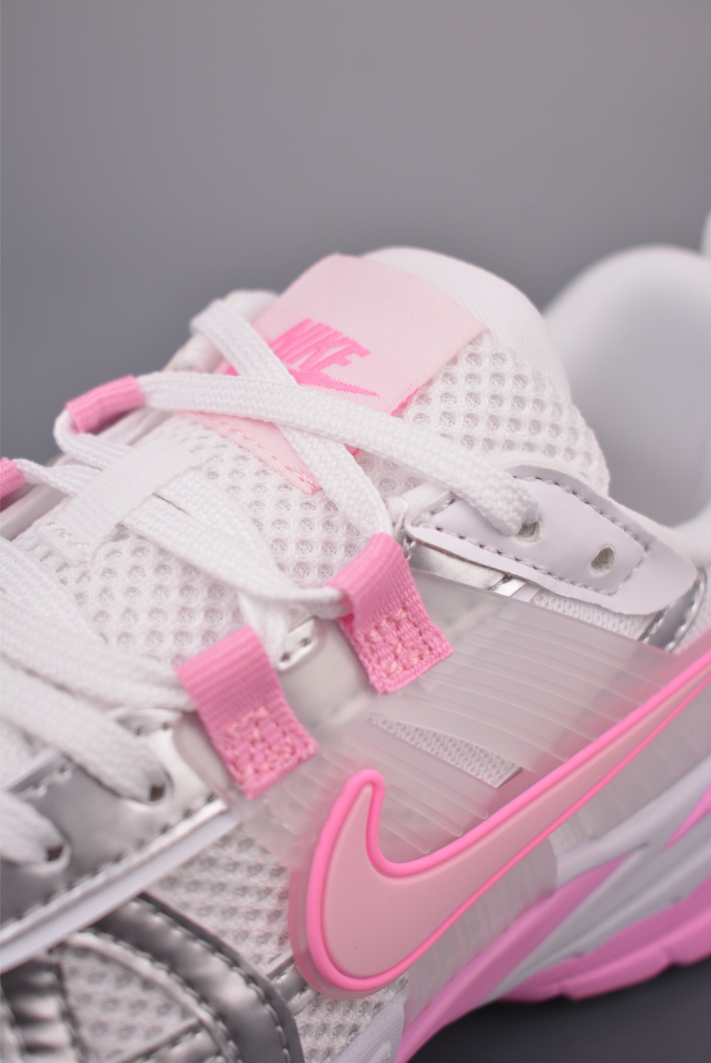 NIKE V2K Runtekk 版本 减震防滑复古低帮跑步鞋 FD0736-117-Top High Quatity Cheap Sneakers Fashion Clothing Clothes Bags handbags Shoes of all Brand wholesale With The best Quality And Beautiful Price from China Factory Chinese suppliers wholesaler seller NIKE V2K Runtekk 版本 减震防滑复古低帮跑步鞋 FD0736-117