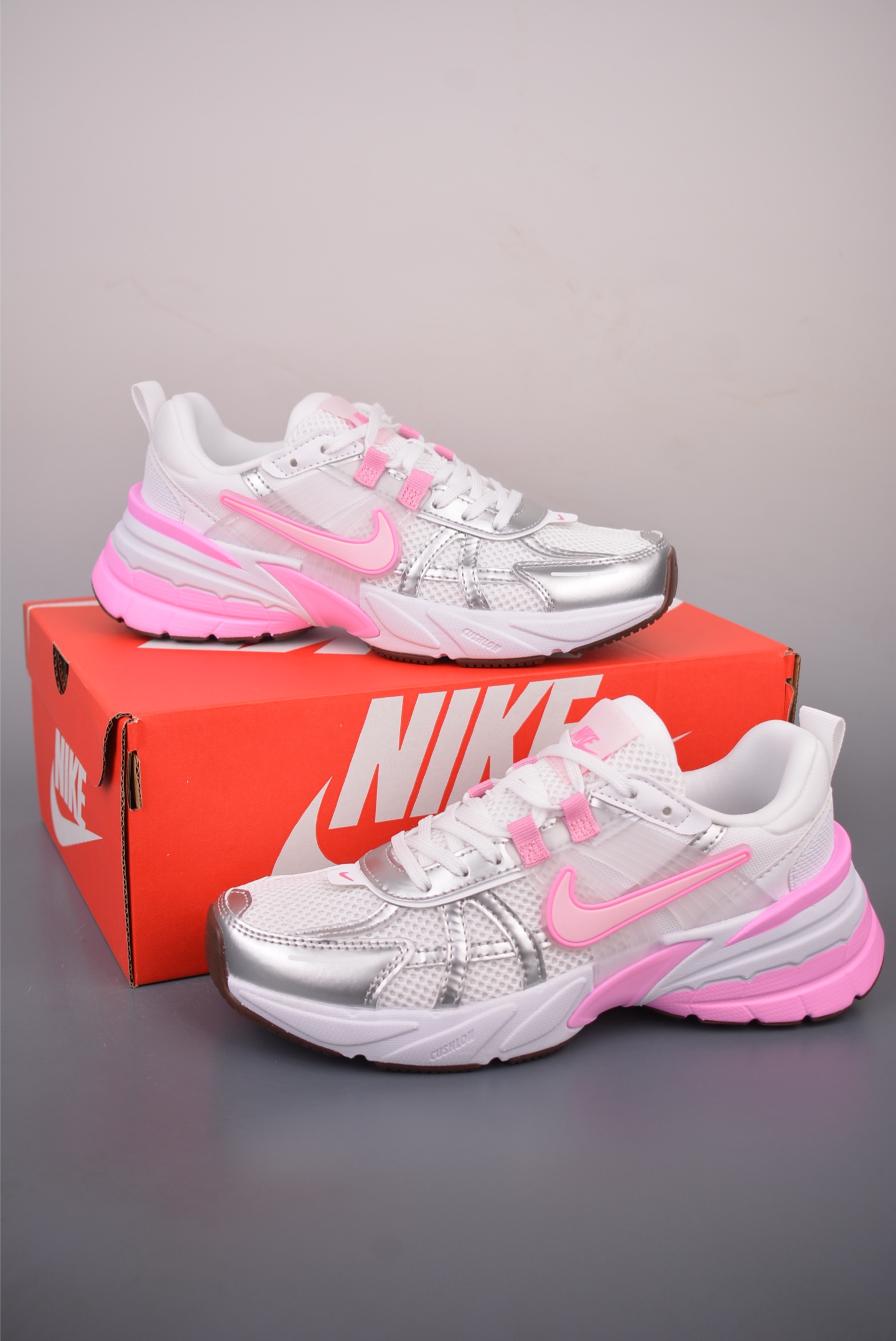 NIKE V2K Runtekk 版本 减震防滑复古低帮跑步鞋 FD0736-117-Top High Quatity Cheap Sneakers Fashion Clothing Clothes Bags handbags Shoes of all Brand wholesale With The best Quality And Beautiful Price from China Factory Chinese suppliers wholesaler seller NIKE V2K Runtekk 版本 减震防滑复古低帮跑步鞋 FD0736-117