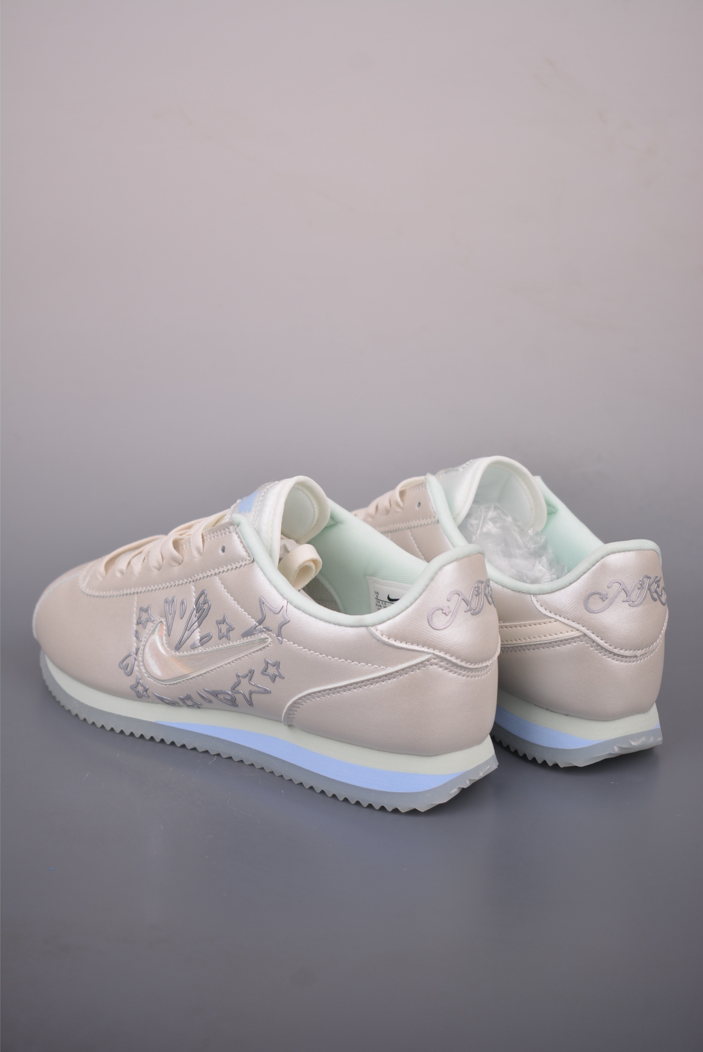 原装渠道订单 实体充正操作 Nike Classic Cortez Leather 秉承元年款经典风格 IU0528-114