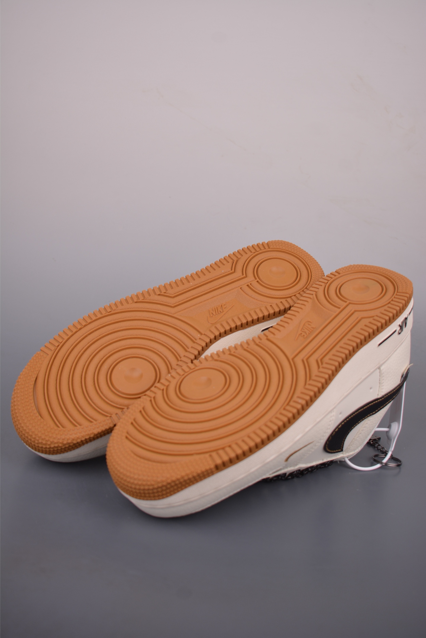 Nike Air Force 1 Low 米黑金 DN9688-115-Top High Quatity Cheap Sneakers Fashion Clothing Clothes Bags handbags Shoes of all Brand wholesale With The best Quality And Beautiful Price from China Factory Chinese suppliers wholesaler seller Nike Air Force 1 Low 米黑金 DN9688-115