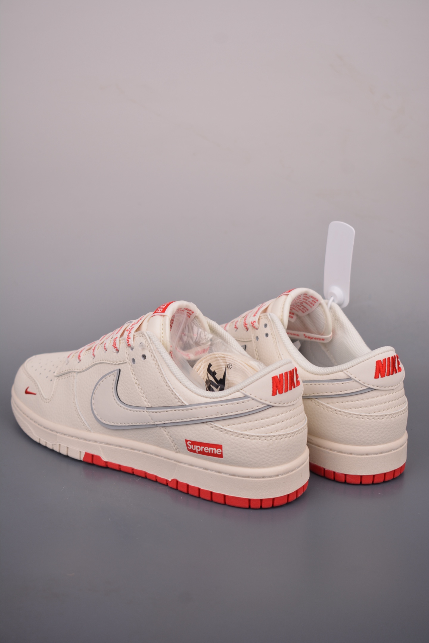 Nike SB Dunk Low Supreme联名 XX3168-191-Top High Quatity Cheap Sneakers Fashion Clothing Clothes Bags handbags Shoes of all Brand wholesale With The best Quality And Beautiful Price from China Factory Chinese suppliers wholesaler seller Nike SB Dunk Low Supreme联名 XX3168-191