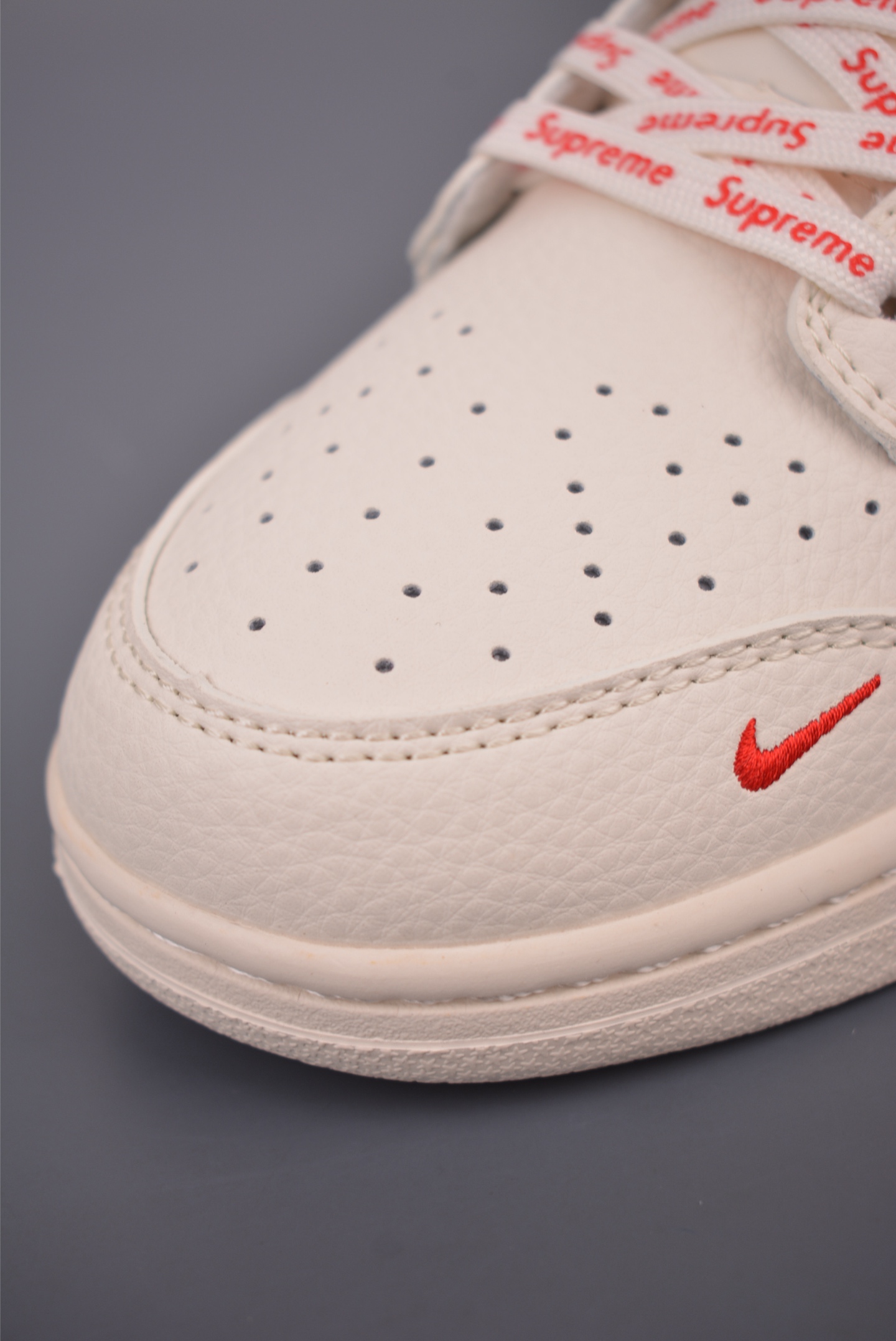 Nike SB Dunk Low Supreme联名 XX3168-191-Top High Quatity Cheap Sneakers Fashion Clothing Clothes Bags handbags Shoes of all Brand wholesale With The best Quality And Beautiful Price from China Factory Chinese suppliers wholesaler seller Nike SB Dunk Low Supreme联名 XX3168-191