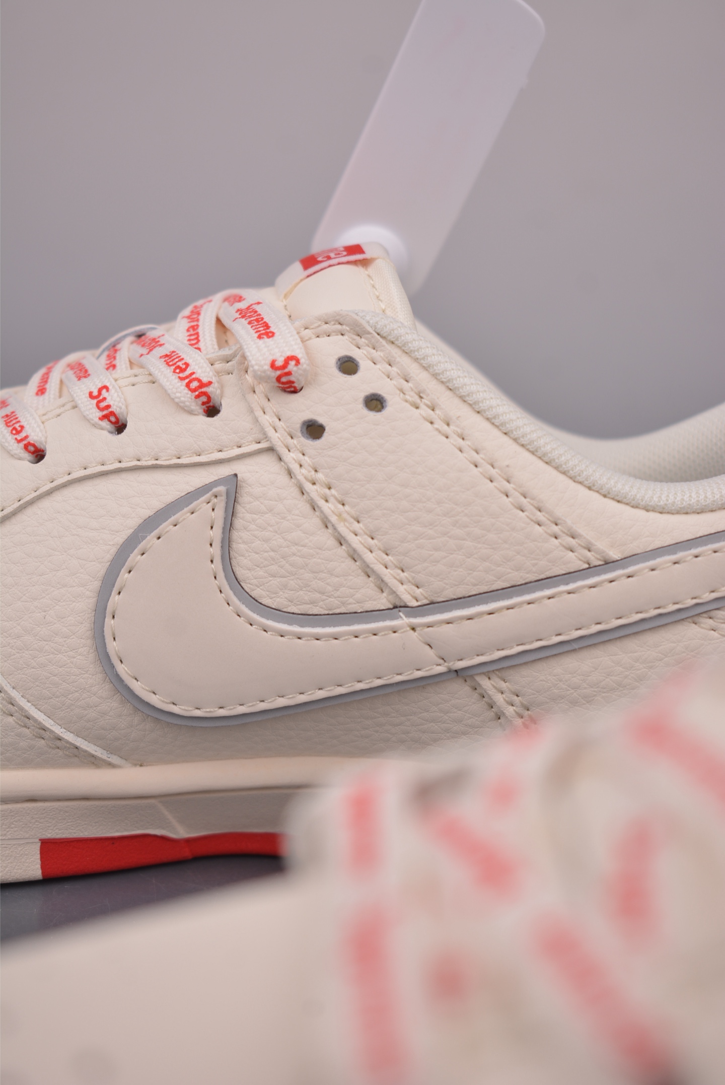 Nike SB Dunk Low Supreme联名 XX3168-191-Top High Quatity Cheap Sneakers Fashion Clothing Clothes Bags handbags Shoes of all Brand wholesale With The best Quality And Beautiful Price from China Factory Chinese suppliers wholesaler seller Nike SB Dunk Low Supreme联名 XX3168-191