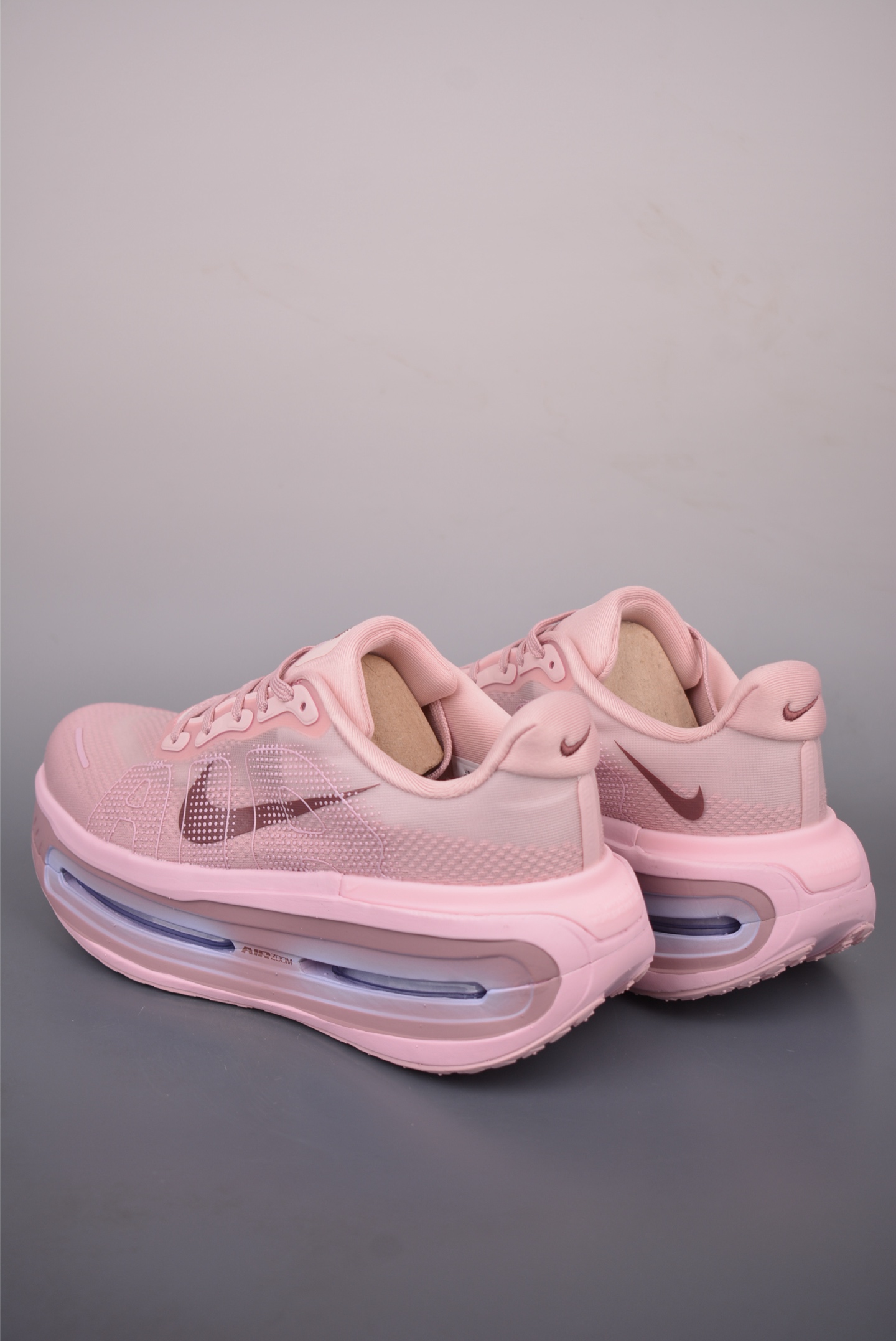 Nike Vomero premium Air气垫40周年 舒适百搭防滑耐磨 支撑缓震低帮 休闲跑步鞋 HM5973-607-Top High Quatity Cheap Sneakers Fashion Clothing Clothes Bags handbags Shoes of all Brand wholesale With The best Quality And Beautiful Price from China Factory Chinese suppliers wholesaler seller Nike Vomero premium Air气垫40周年 舒适百搭防滑耐磨 支撑缓震低帮 休闲跑步鞋 HM5973-607