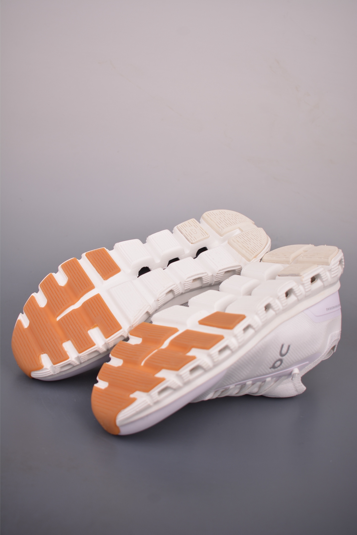 On昂跑 Cloud 6 vista 户外街头机能风跑步鞋 Cloud Hi Edge户外机能融合街头潮流 3MF10041200 On昂跑 Cloud 6 vista 户外街头机能风跑步鞋 Cloud Hi Edge户外机能融合街头潮流 3MF10041200