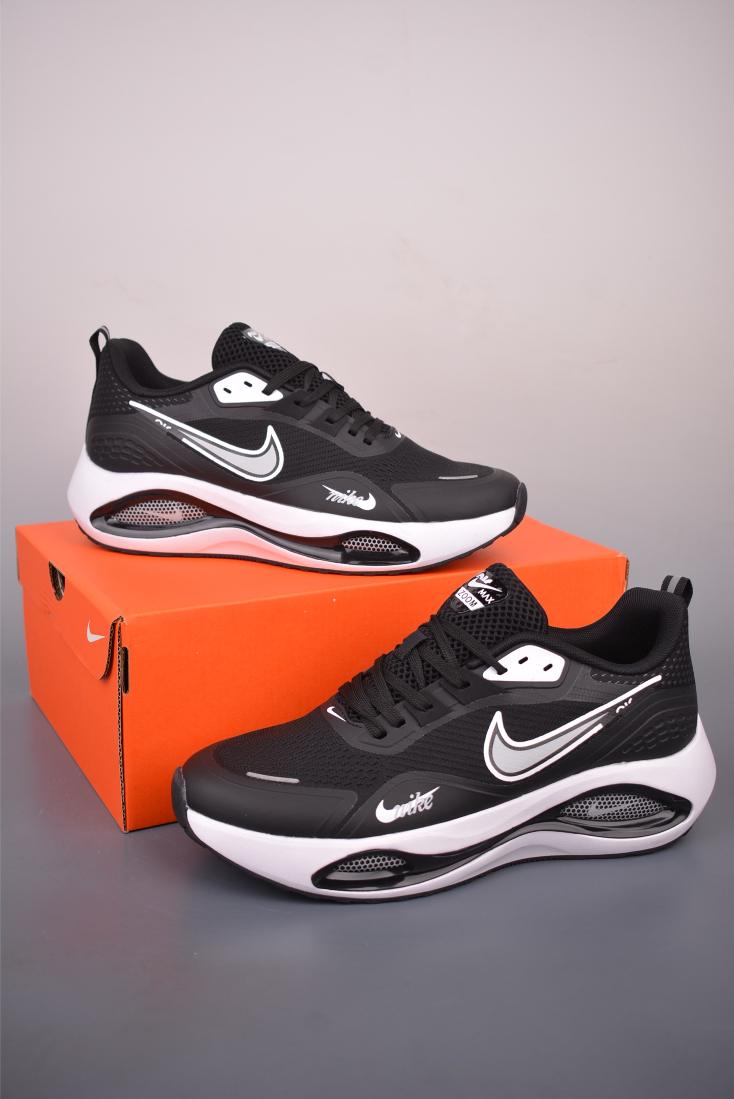 Nike Zoom Winflo 40 登月网面透气跑步鞋 DA983633