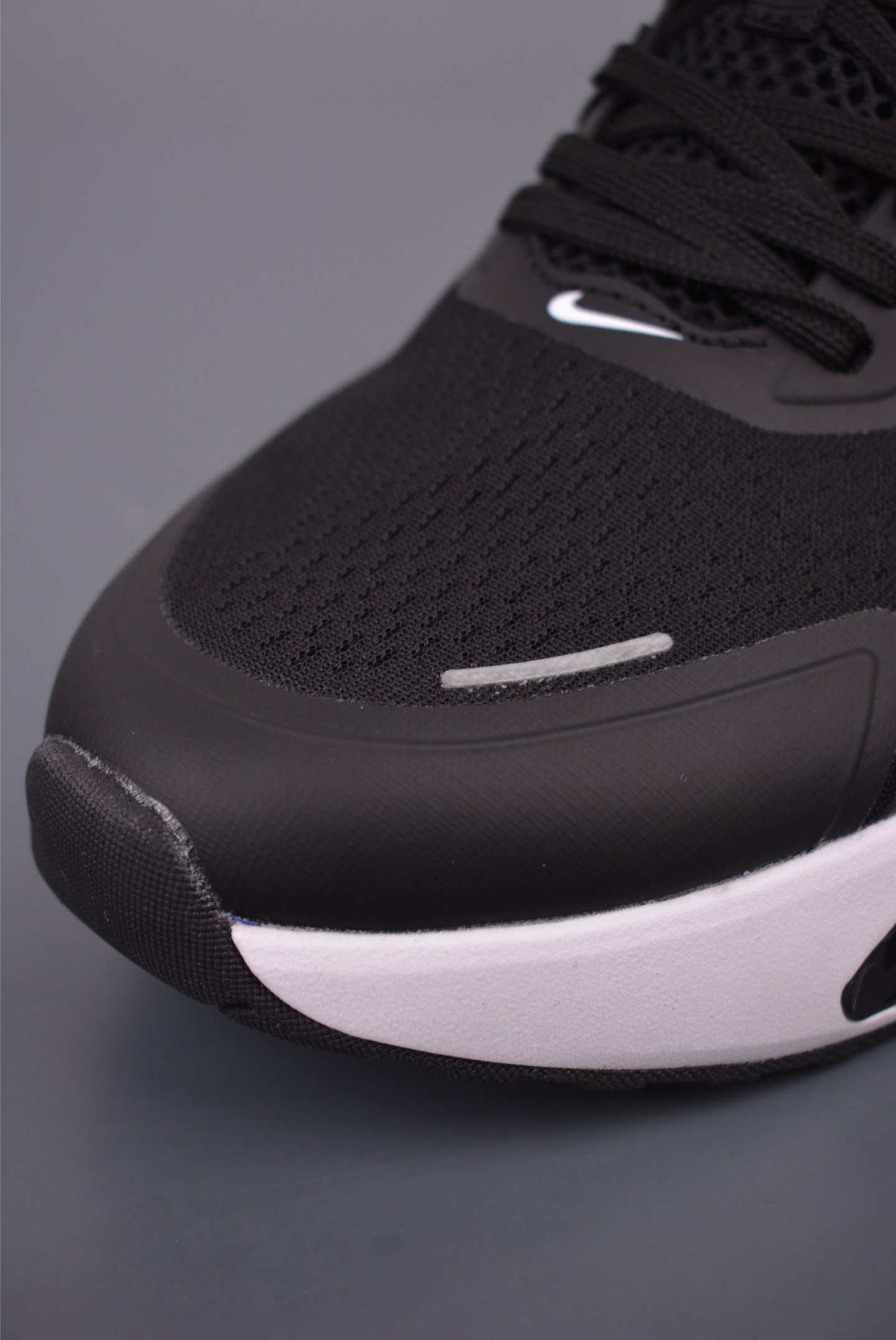 Nike Zoom Winflo 40 登月网面透气跑步鞋 DA983633