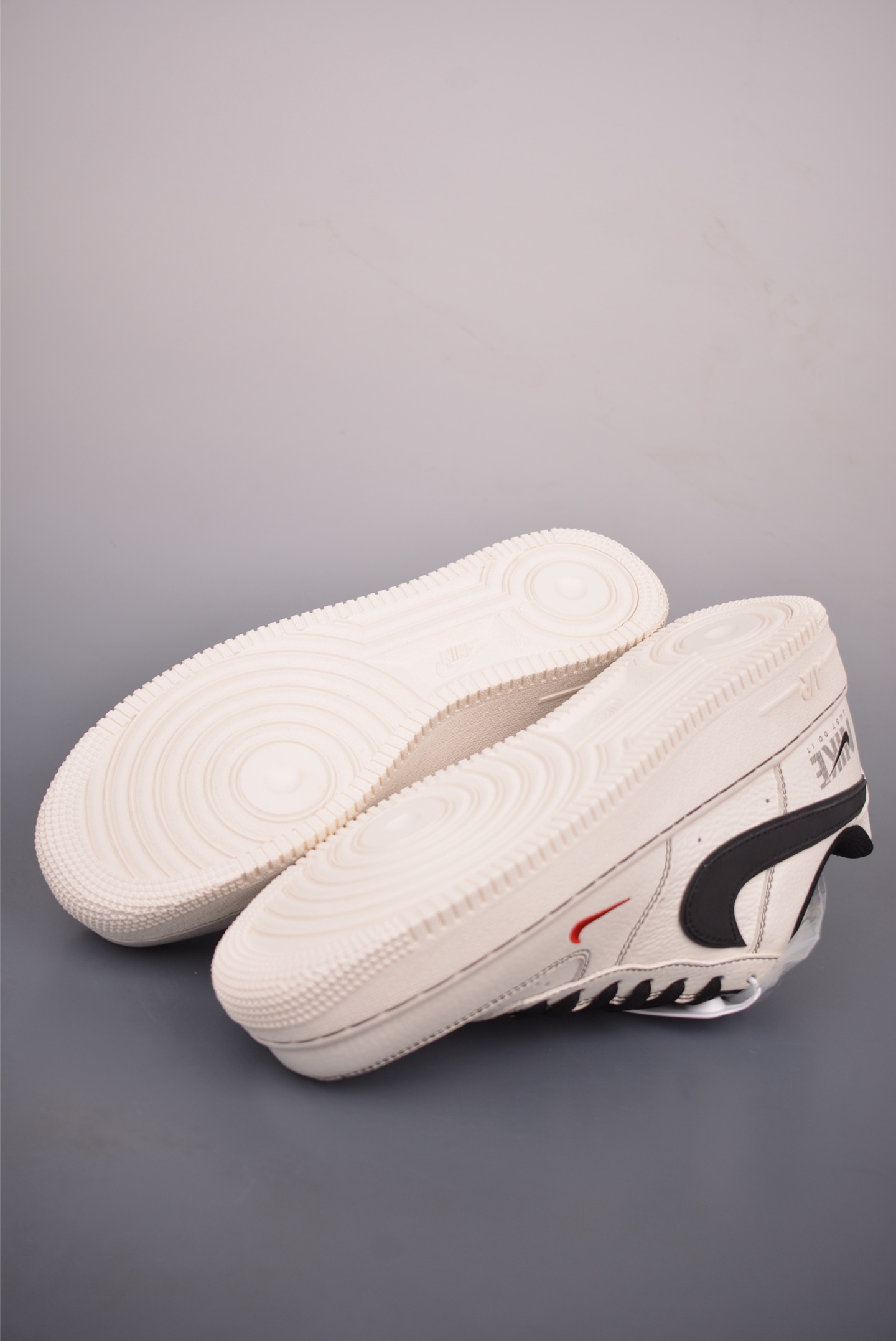 Nike Air Force 1 Low 灰黑 MM3388-826-Top High Quatity Cheap Sneakers Fashion Clothing Clothes Bags handbags Shoes of all Brand wholesale With The best Quality And Beautiful Price from China Factory Chinese suppliers wholesaler seller Nike Air Force 1 Low 灰黑 MM3388-826