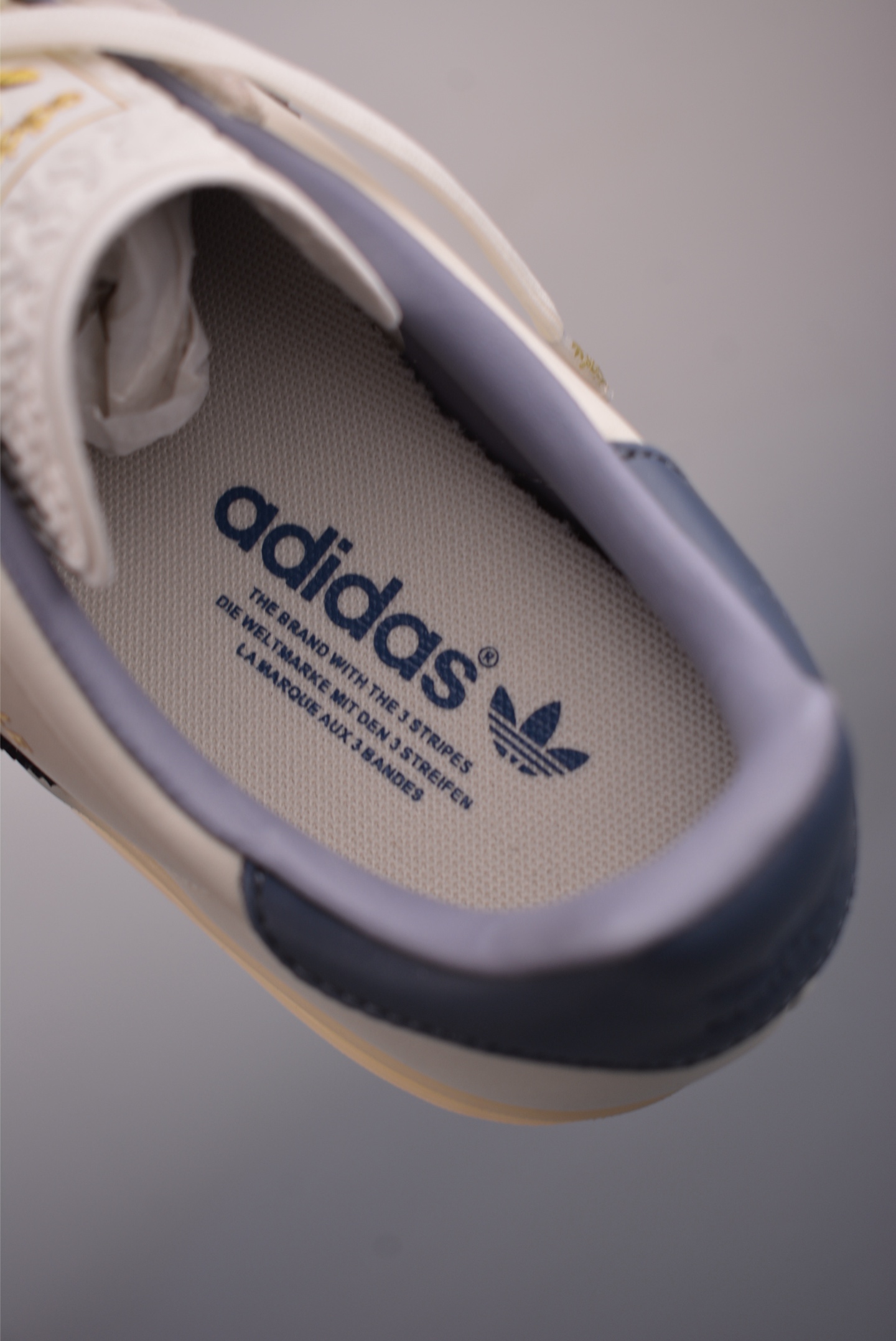 adidas Originals Gazelle INdoor 三叶草休闲防滑耐磨低帮板鞋 IG1643-Top High Quatity Cheap Sneakers Fashion Clothing Clothes Bags handbags Shoes of all Brand wholesale With The best Quality And Beautiful Price from China Factory Chinese suppliers wholesaler seller adidas Originals Gazelle INdoor 三叶草休闲防滑耐磨低帮板鞋 IG1643