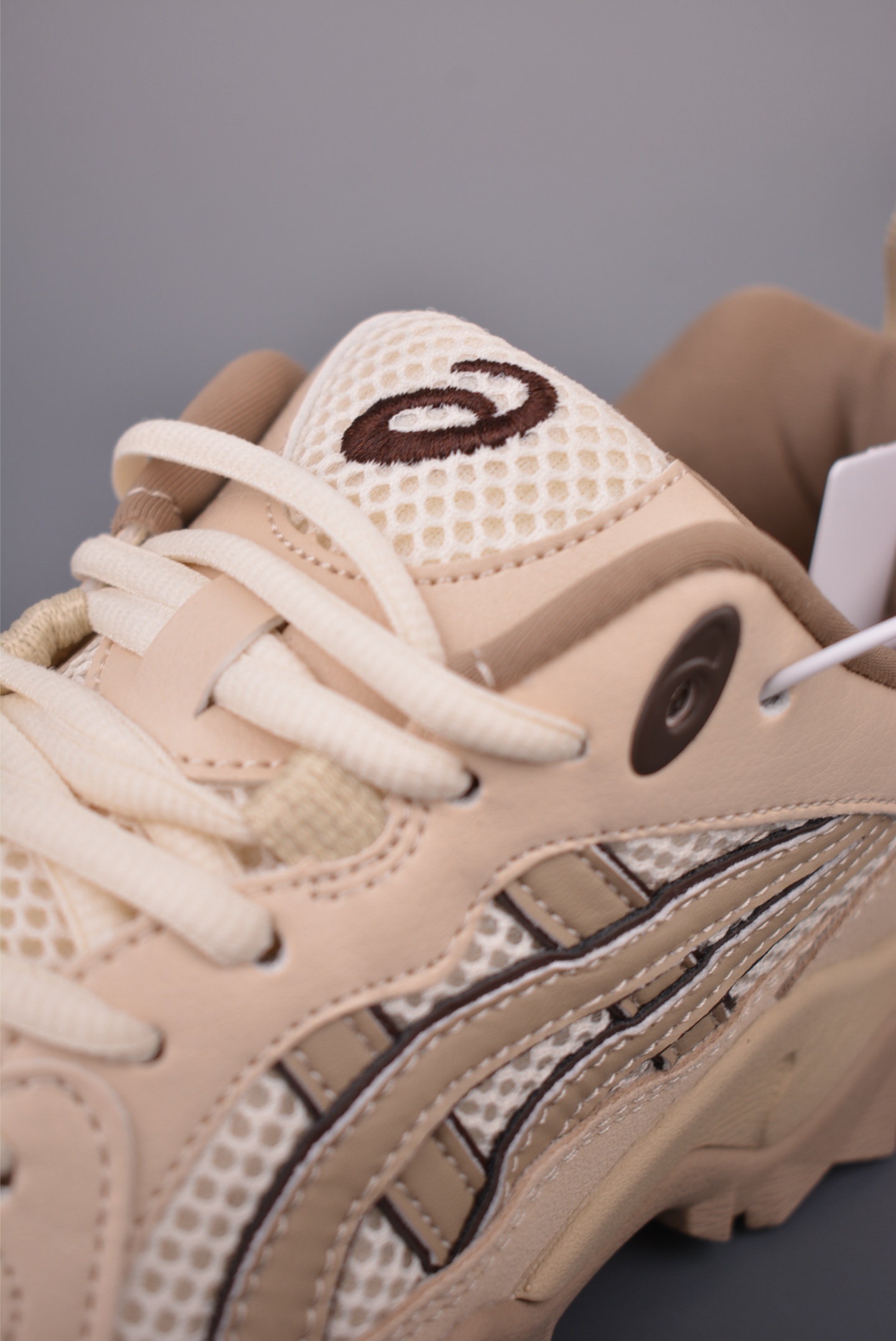 Asics Gel-TRUCK 亚瑟士运动休闲透气专业跑鞋 1203A714-200