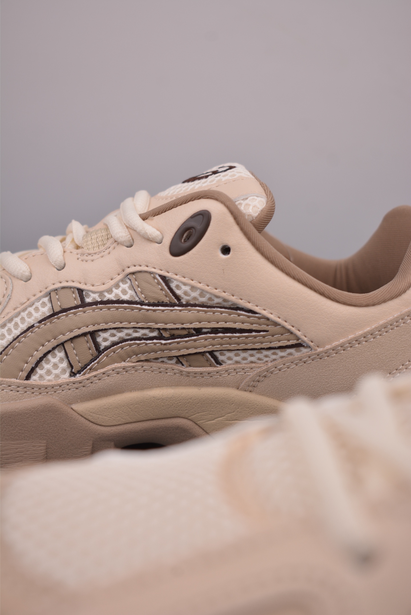 Asics Gel-TRUCK 亚瑟士运动休闲透气专业跑鞋 1203A714-200