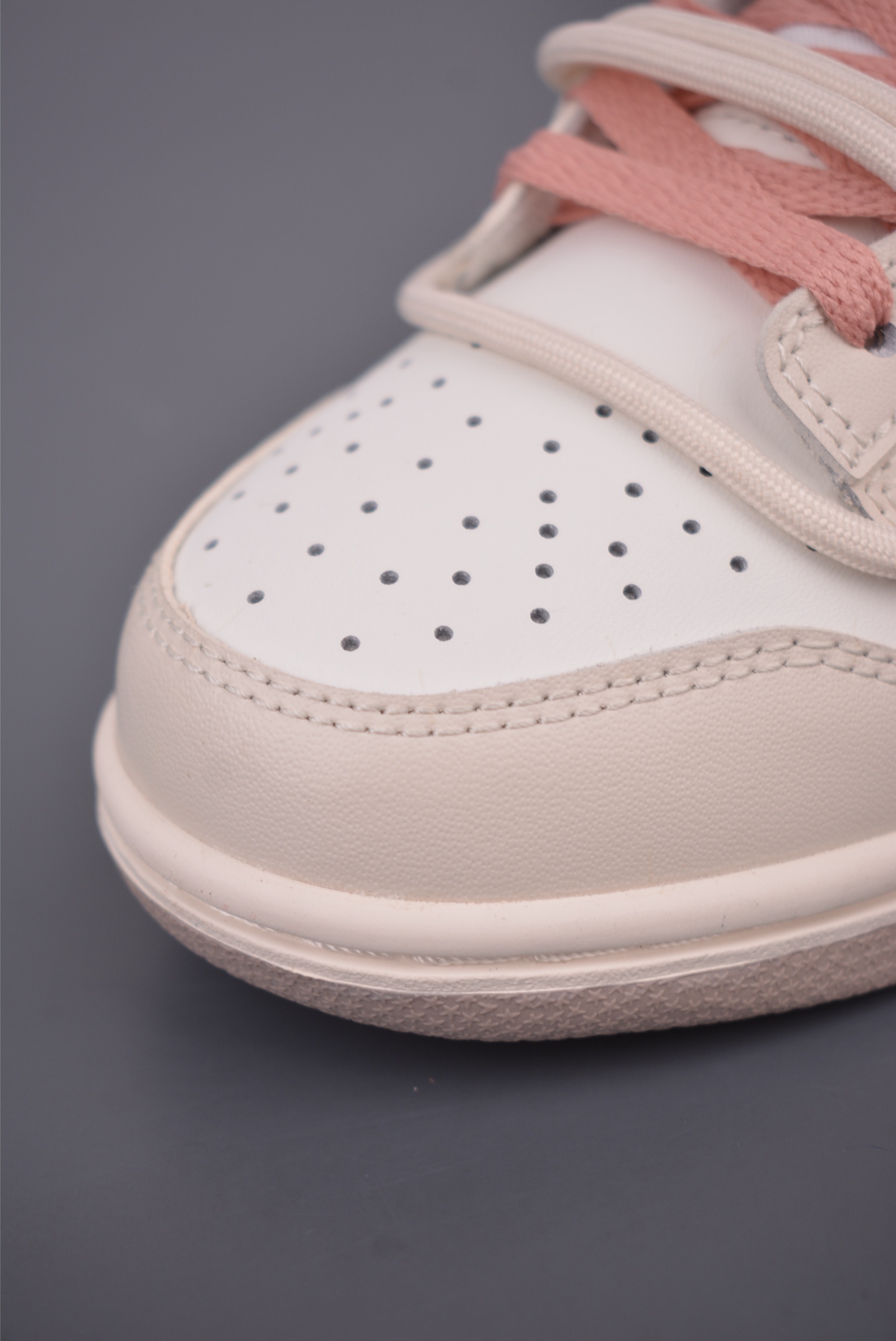 Nike SB Dunk Low 杏粉 解构绑带 PG051-057 Nike SB Dunk Low 杏粉 解构绑带 PG051-057
