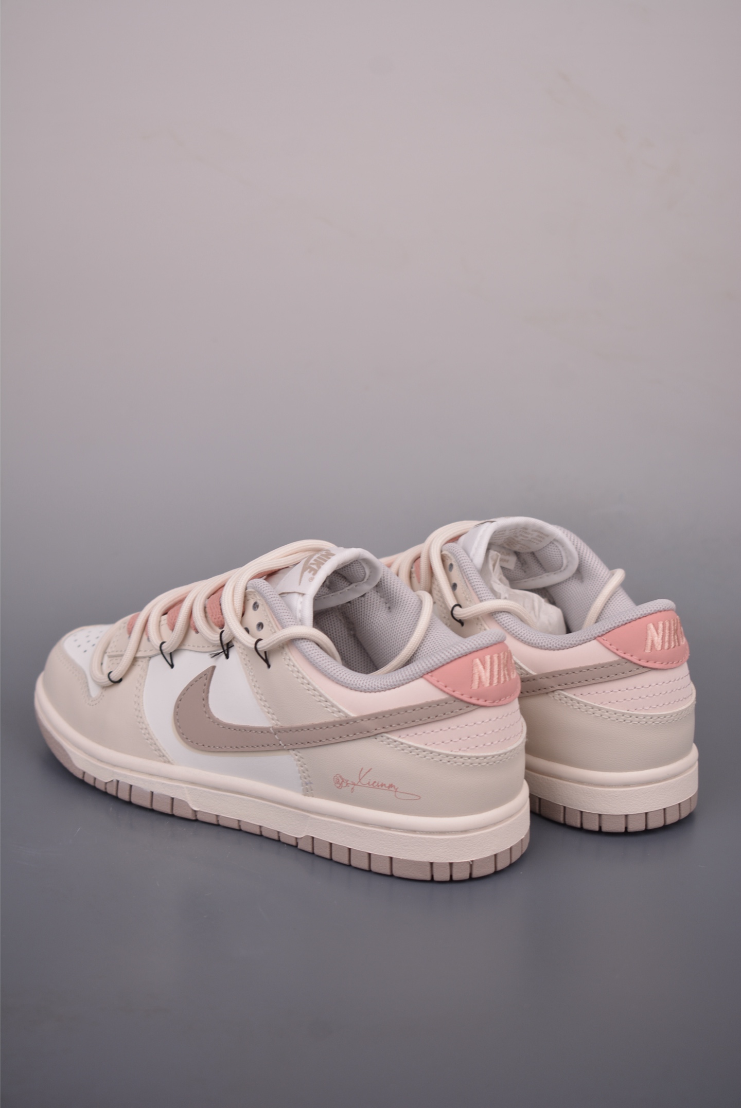 Nike SB Dunk Low 杏粉 解构绑带 PG051-057 Nike SB Dunk Low 杏粉 解构绑带 PG051-057