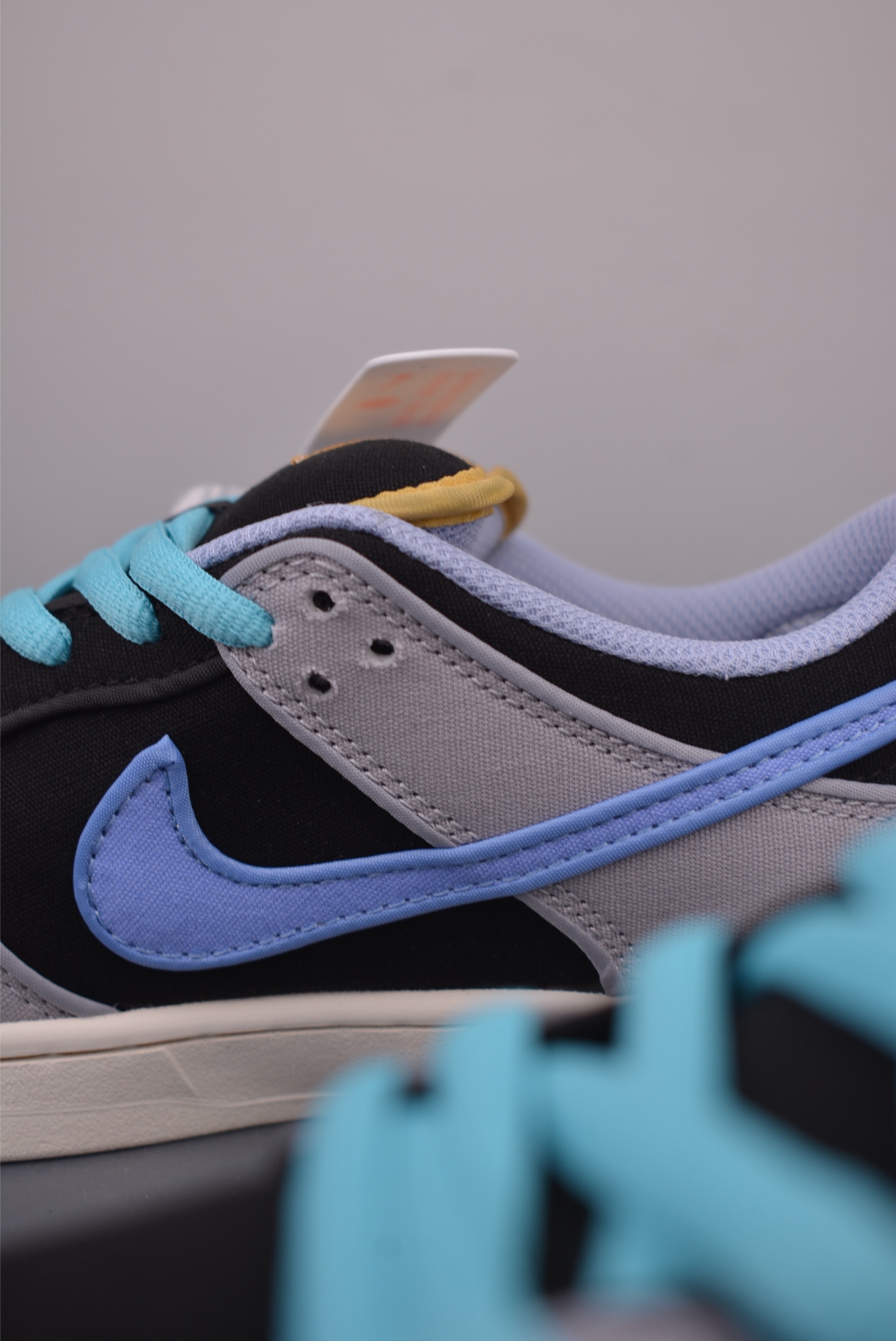 Nike SB Dunk Low FN5880-001 Nike SB Dunk Low FN5880-001