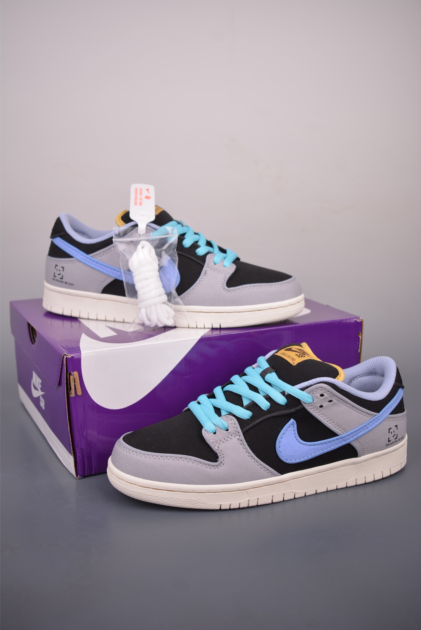 Nike SB Dunk Low FN5880-001 Nike SB Dunk Low FN5880-001