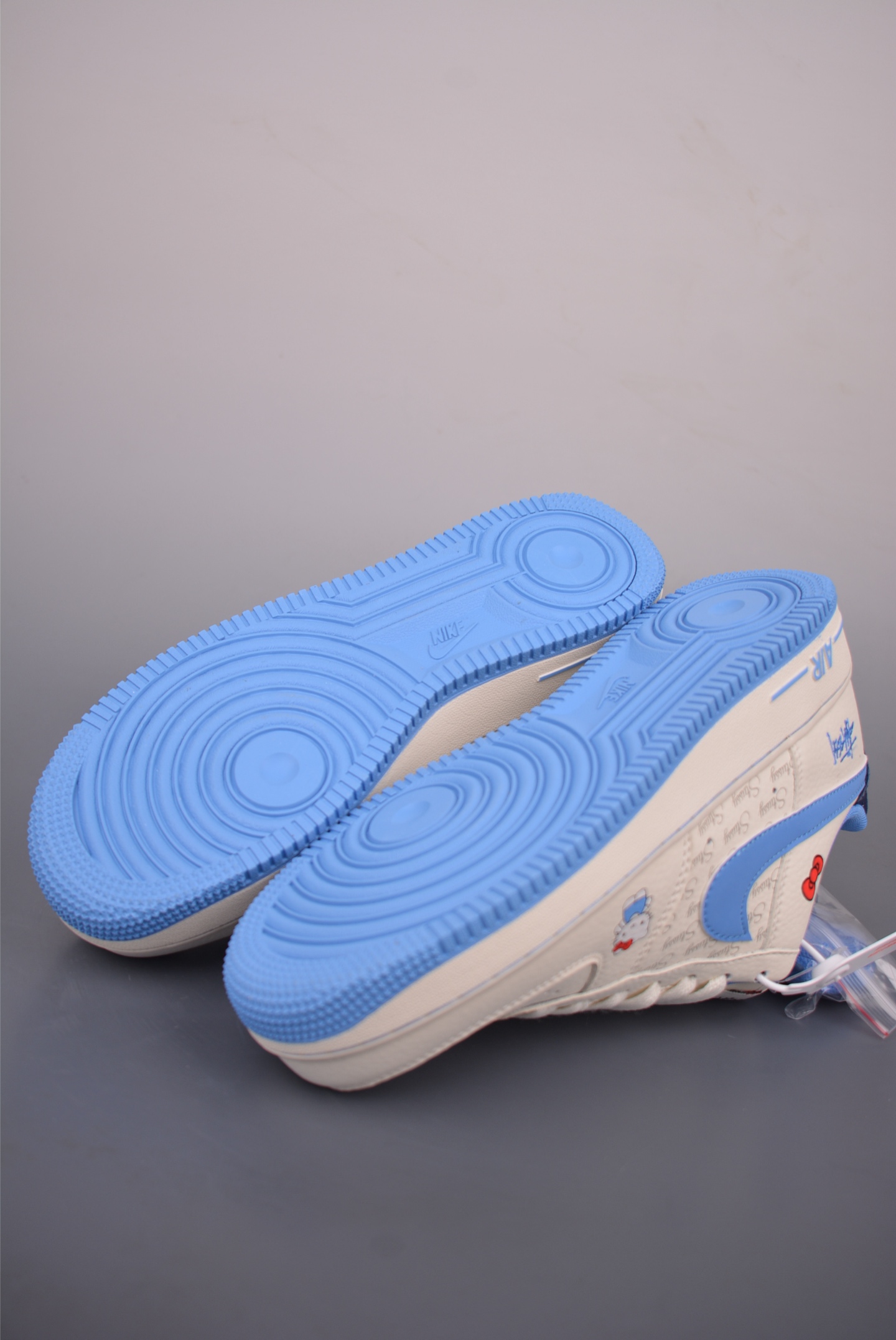 Nike Air Force 1 Low Hello Kitty联名 QZ6683-901-Top High Quatity Cheap Sneakers Fashion Clothing Clothes Bags handbags Shoes of all Brand wholesale With The best Quality And Beautiful Price from China Factory Chinese suppliers wholesaler seller Nike Air Force 1 Low Hello Kitty联名 QZ6683-901