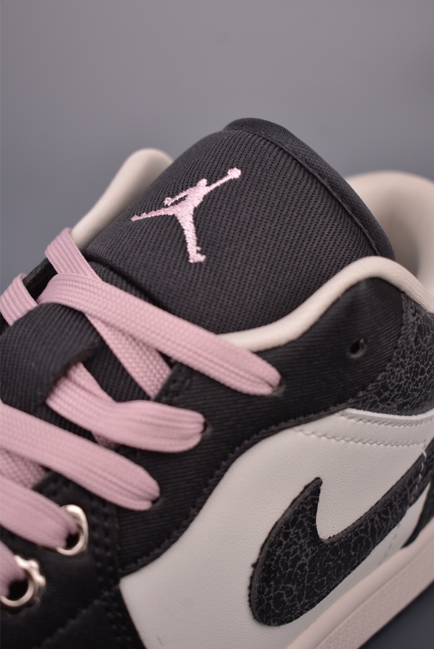 Air Jordan 1 Low 炭黑 AJ1乔1低帮休闲板鞋 II0595-001-Top High Quatity Cheap Sneakers Fashion Clothing Clothes Bags handbags Shoes of all Brand wholesale With The best Quality And Beautiful Price from China Factory Chinese suppliers wholesaler seller Air Jordan 1 Low 炭黑 AJ1乔1低帮休闲板鞋 II0595-001