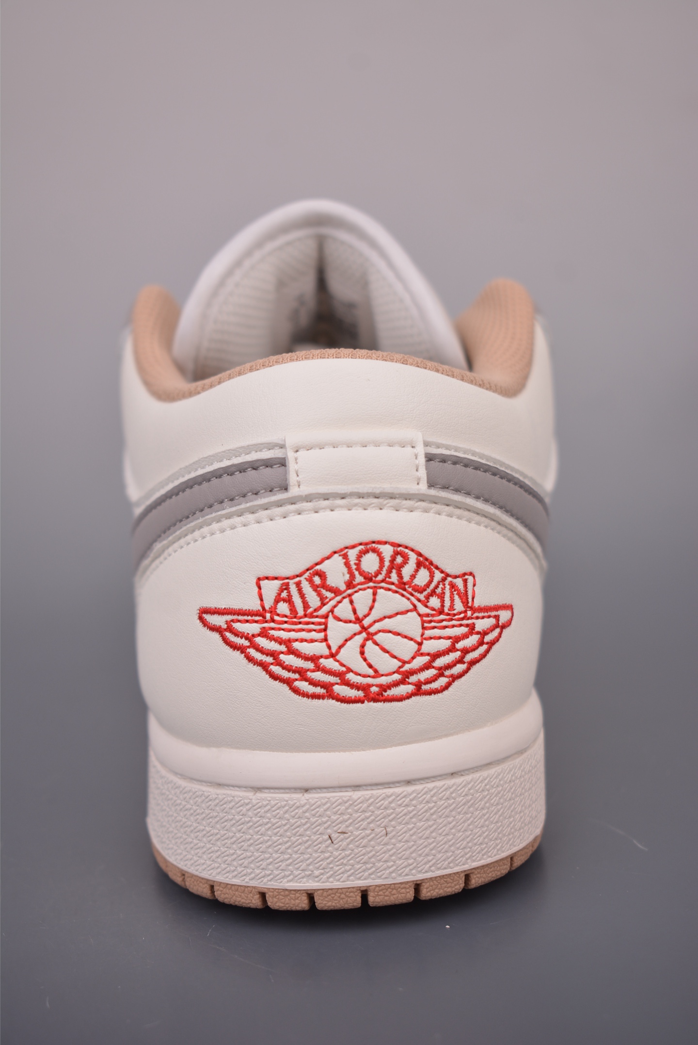 Air Jordan 1 Low 米灰 AJ1乔1低帮休闲板鞋 553558-169 Air Jordan 1 Low 米灰 AJ1乔1低帮休闲板鞋 553558-169