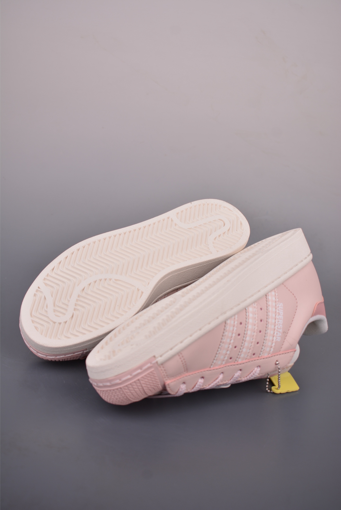 adidas originals Superstar 2 贝壳头 H11顶级头层版 复古板鞋 KJ3968-Top High Quatity Cheap Sneakers Fashion Clothing Clothes Bags handbags Shoes of all Brand wholesale With The best Quality And Beautiful Price from China Factory Chinese suppliers wholesaler seller adidas originals Superstar 2 贝壳头 H11顶级头层版 复古板鞋 KJ3968