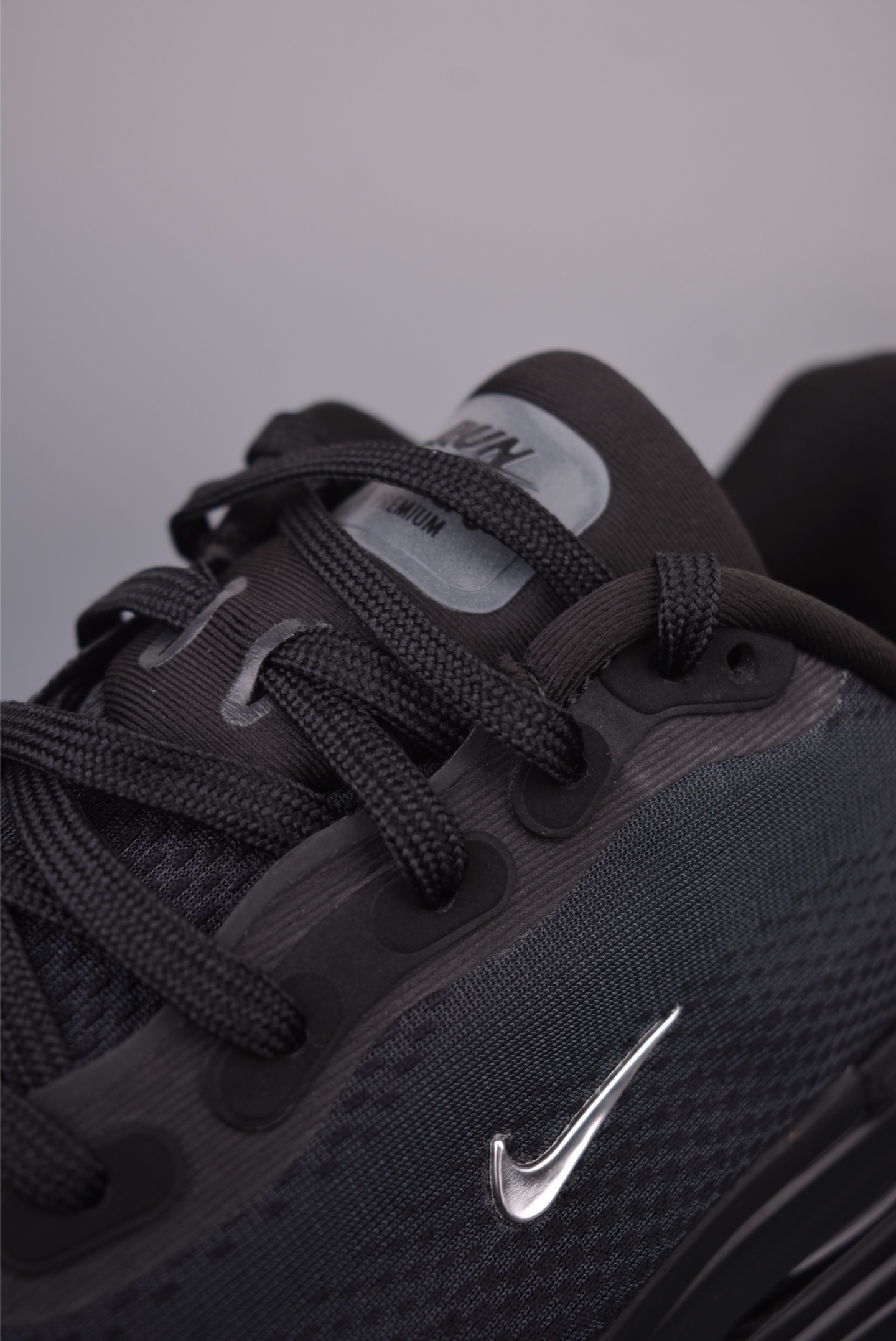 Nike Vomero premium Air气垫40周年 舒适百搭防滑耐磨 IQ0627-001 Nike Vomero premium Air气垫40周年 舒适百搭防滑耐磨 IQ0627-001