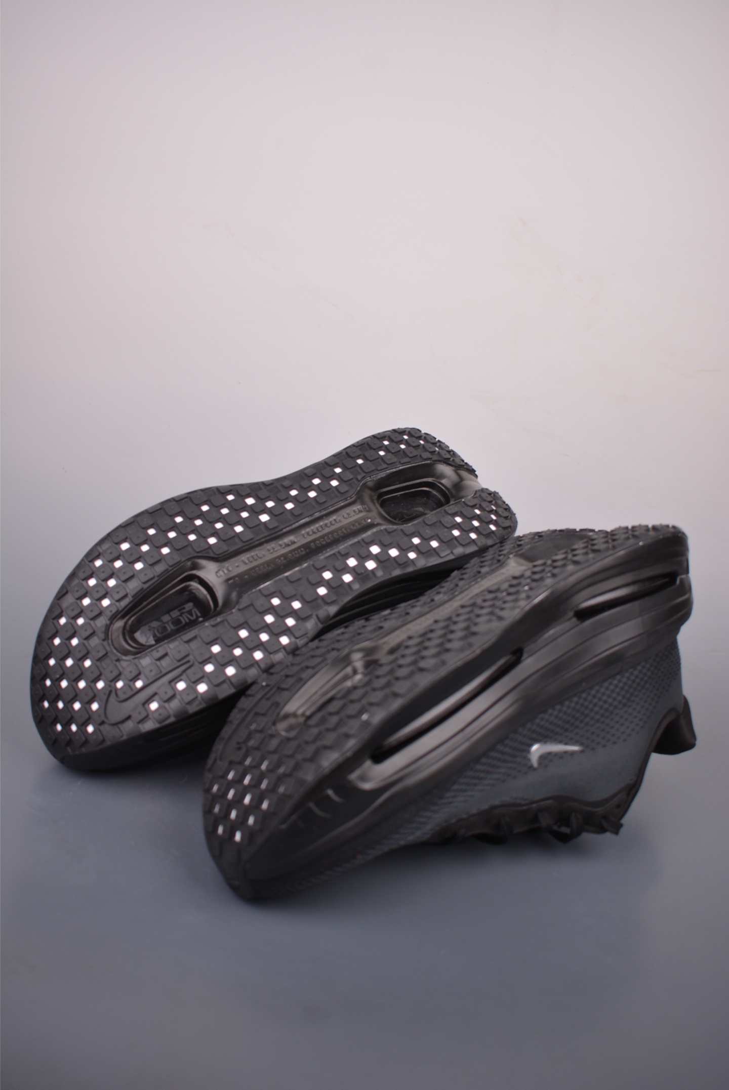 Nike Vomero premium Air气垫40周年 舒适百搭防滑耐磨 IQ0627-001 Nike Vomero premium Air气垫40周年 舒适百搭防滑耐磨 IQ0627-001
