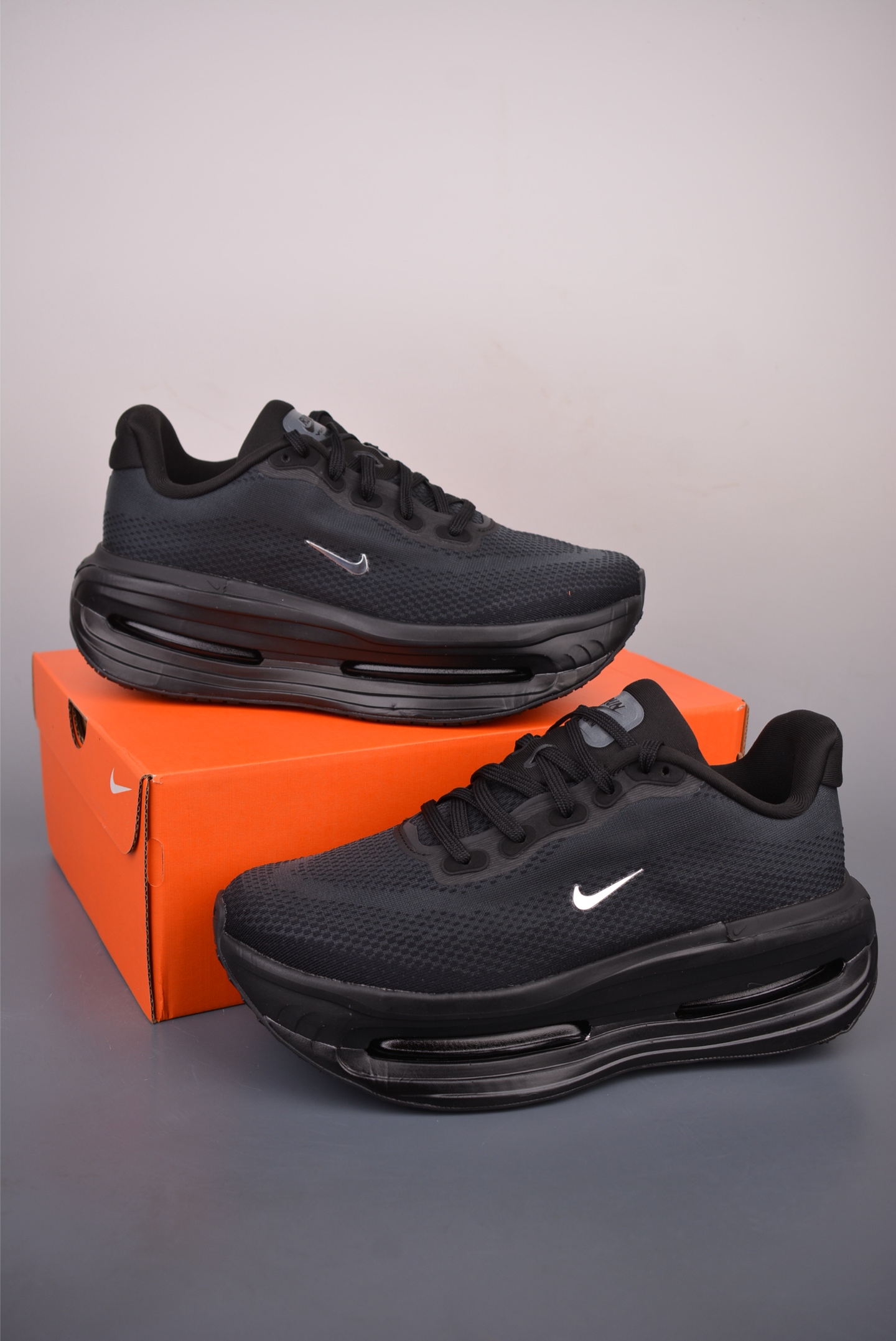 Nike Vomero premium Air气垫40周年 舒适百搭防滑耐磨 IQ0627-001 Nike Vomero premium Air气垫40周年 舒适百搭防滑耐磨 IQ0627-001