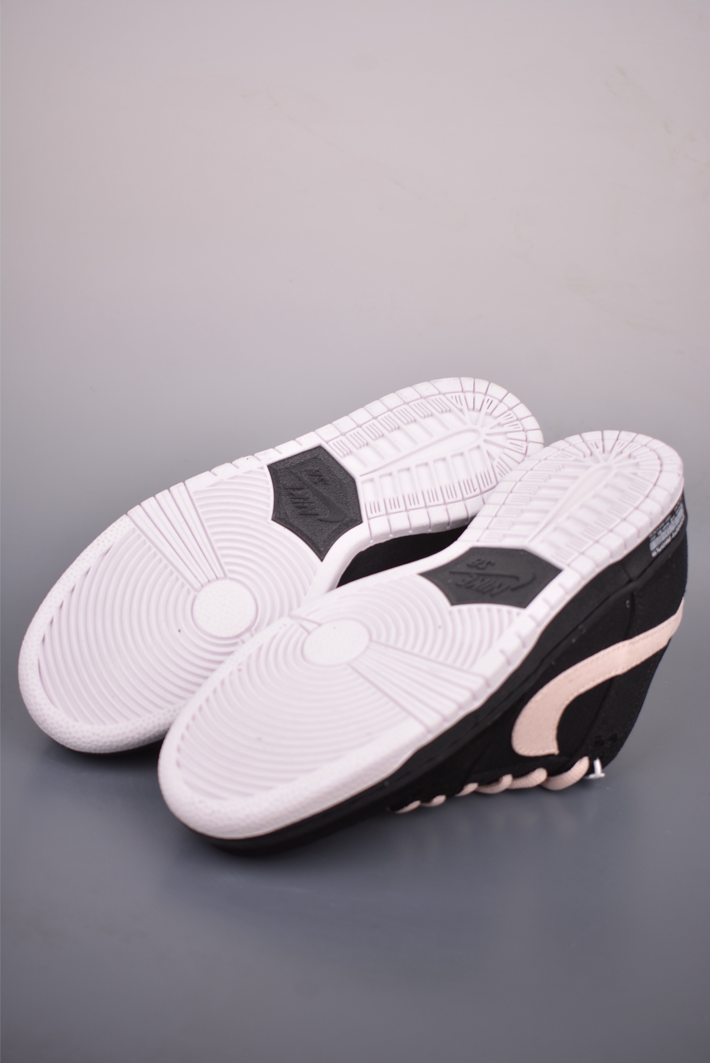 Nike SB Dunk Low DX6775-400-Top High Quatity Cheap Sneakers Fashion Clothing Clothes Bags handbags Shoes of all Brand wholesale With The best Quality And Beautiful Price from China Factory Chinese suppliers wholesaler seller Nike SB Dunk Low DX6775-400