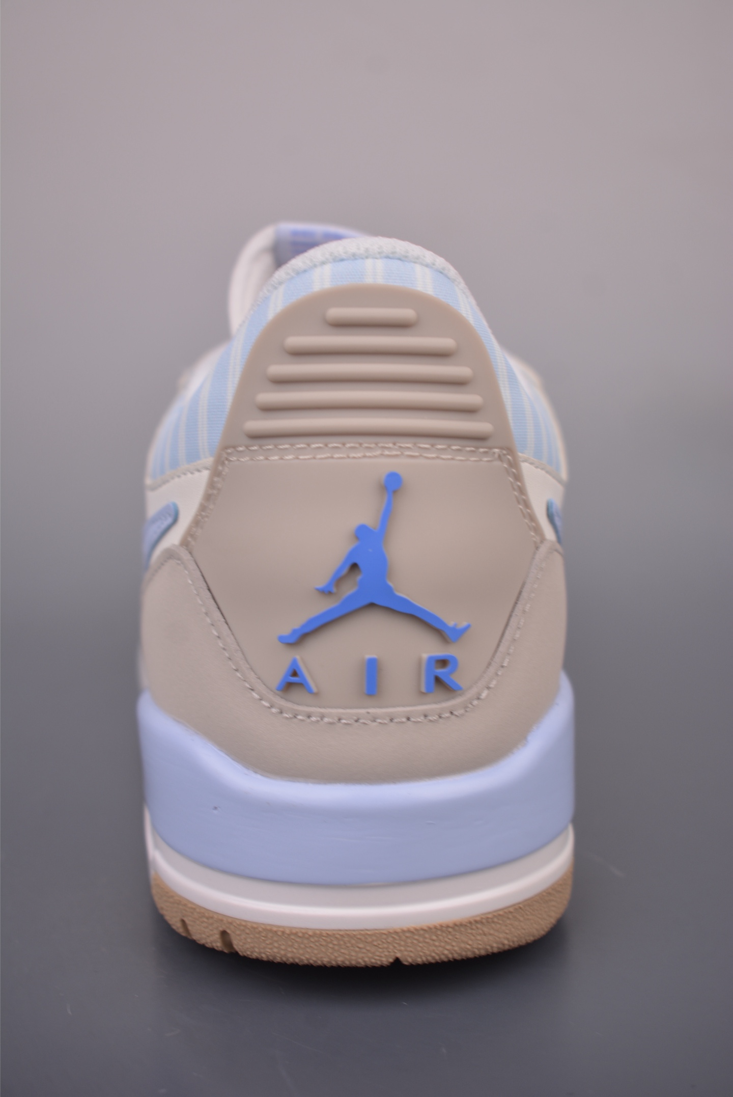 Air Jordan Legacy 312 纯原版本 充正首选 有着交错结合的设计 IR7563-141