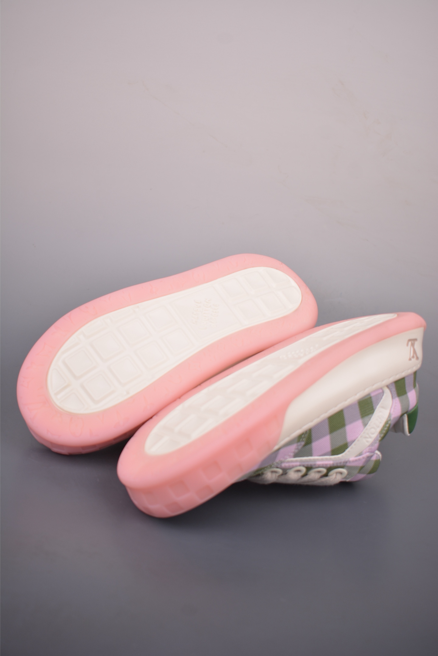 LOUIS VUITTON Tilted 饼干系列 2026 早春全新上架 唯一正确版本 LV 路易威登 Tilted Low Sneakers 倾斜系列低帮复古休闲运动板鞋