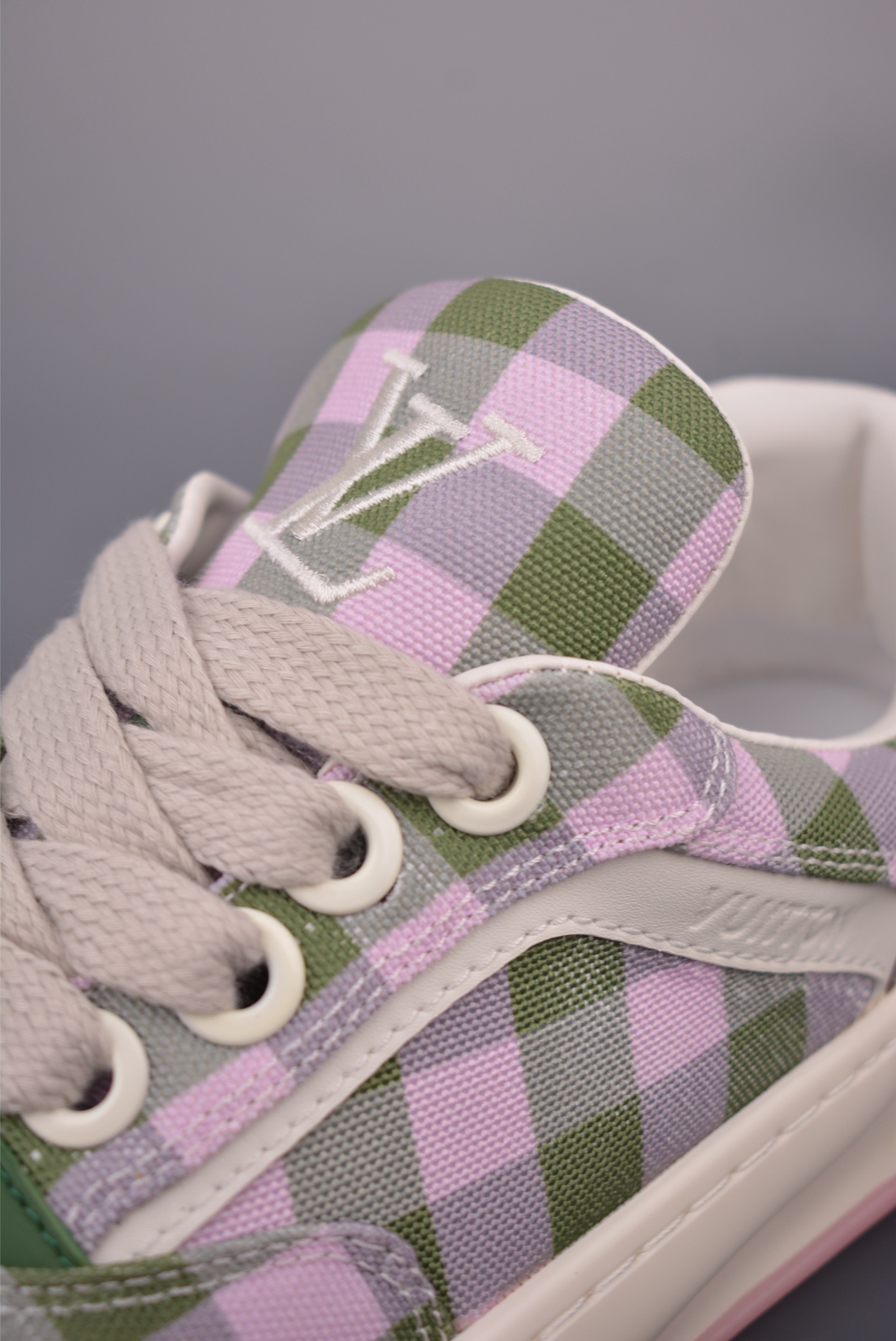 LOUIS VUITTON Tilted 饼干系列 2026 早春全新上架 唯一正确版本 LV 路易威登 Tilted Low Sneakers 倾斜系列低帮复古休闲运动板鞋