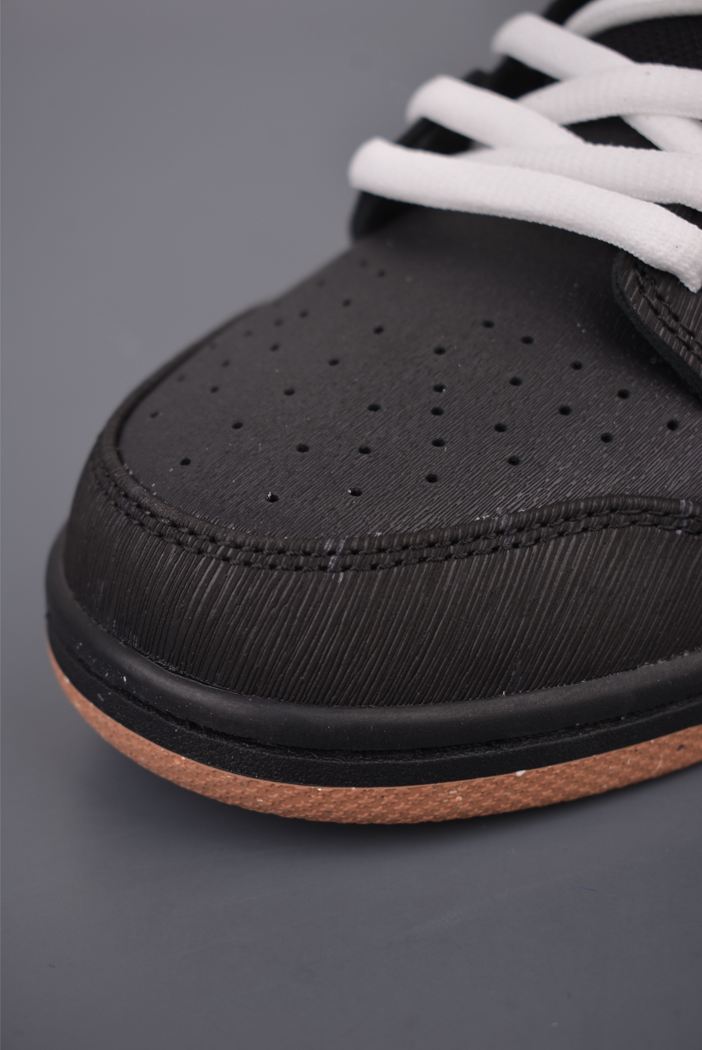 Nike SB Dunk Low FQ7585-200-Top High Quatity Cheap Sneakers Fashion Clothing Clothes Bags handbags Shoes of all Brand wholesale With The best Quality And Beautiful Price from China Factory Chinese suppliers wholesaler seller Nike SB Dunk Low FQ7585-200