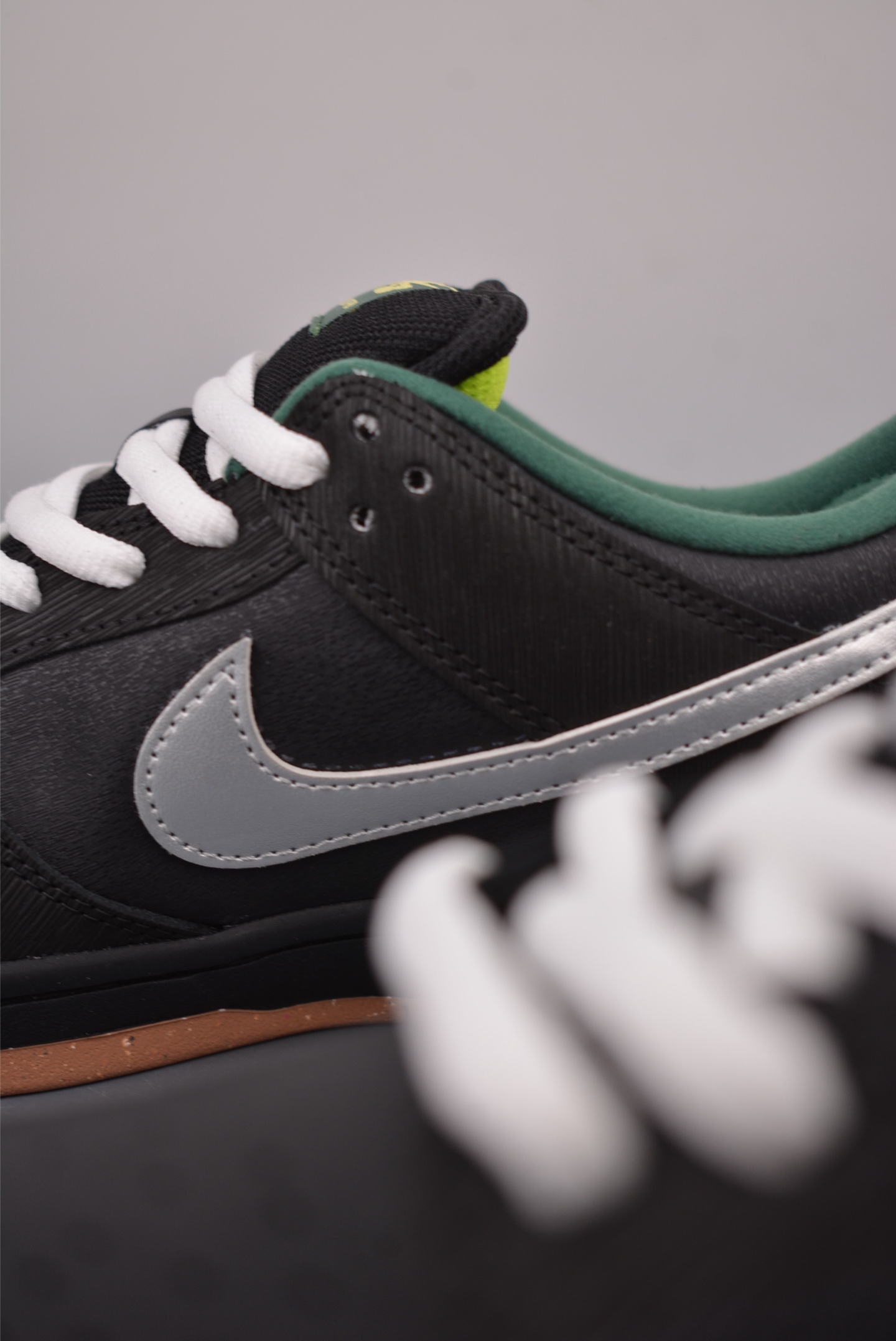 Nike SB Dunk Low FQ7585-200-Top High Quatity Cheap Sneakers Fashion Clothing Clothes Bags handbags Shoes of all Brand wholesale With The best Quality And Beautiful Price from China Factory Chinese suppliers wholesaler seller Nike SB Dunk Low FQ7585-200