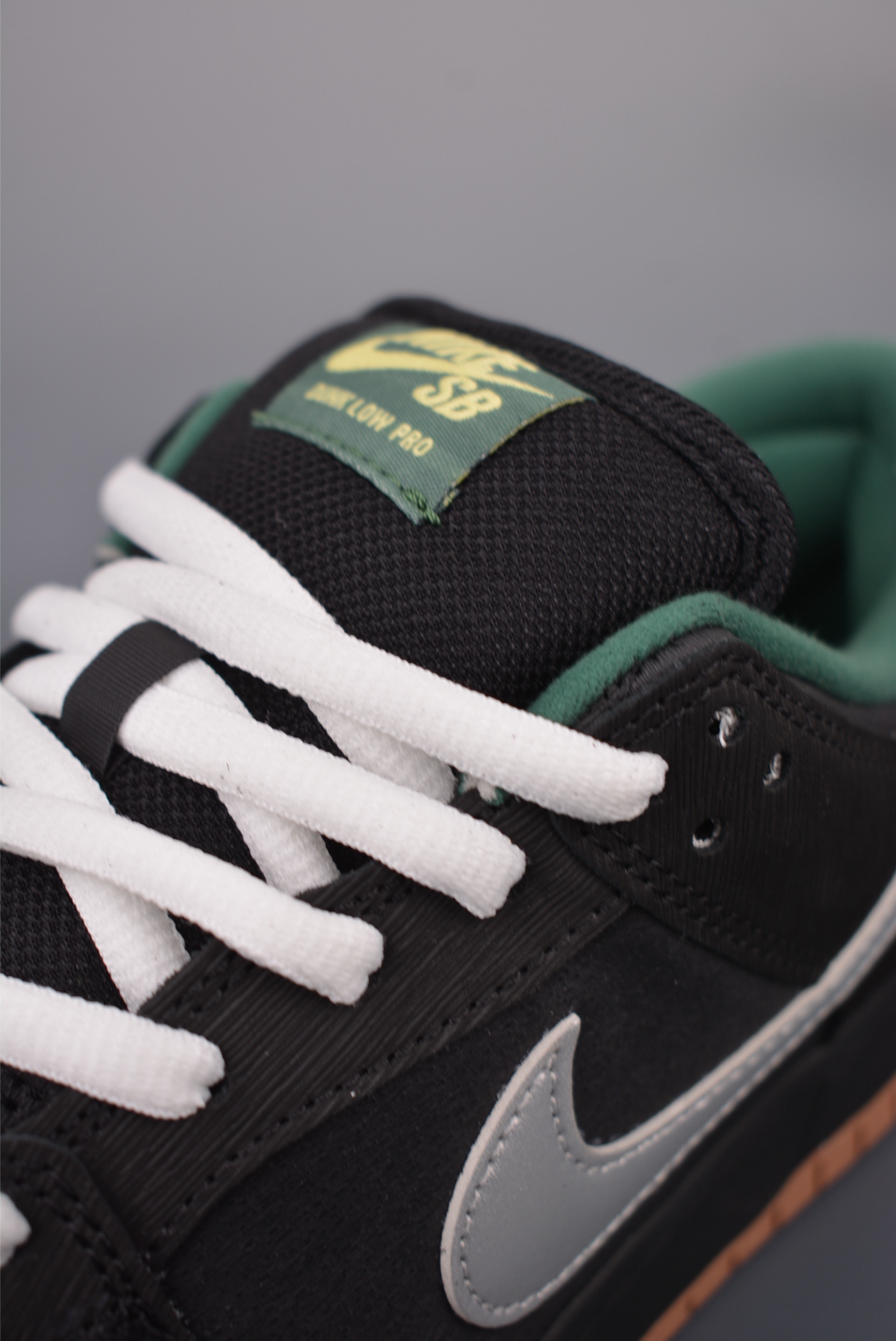 Nike SB Dunk Low FQ7585-200-Top High Quatity Cheap Sneakers Fashion Clothing Clothes Bags handbags Shoes of all Brand wholesale With The best Quality And Beautiful Price from China Factory Chinese suppliers wholesaler seller Nike SB Dunk Low FQ7585-200