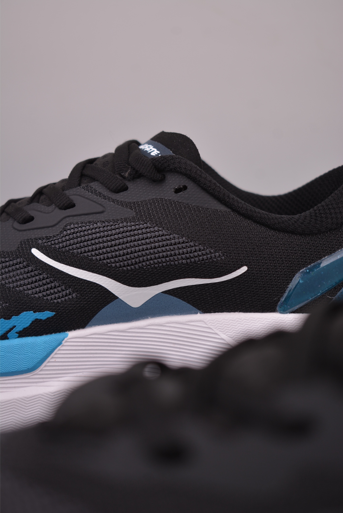 Hoka Mafate X 马法特厚底轻量山地跑步鞋 低帮专业越野跑步鞋 1161990-Top High Quatity Cheap Sneakers Fashion Clothing Clothes Bags handbags Shoes of all Brand wholesale With The best Quality And Beautiful Price from China Factory Chinese suppliers wholesaler seller Hoka Mafate X 马法特厚底轻量山地跑步鞋 低帮专业越野跑步鞋 1161990