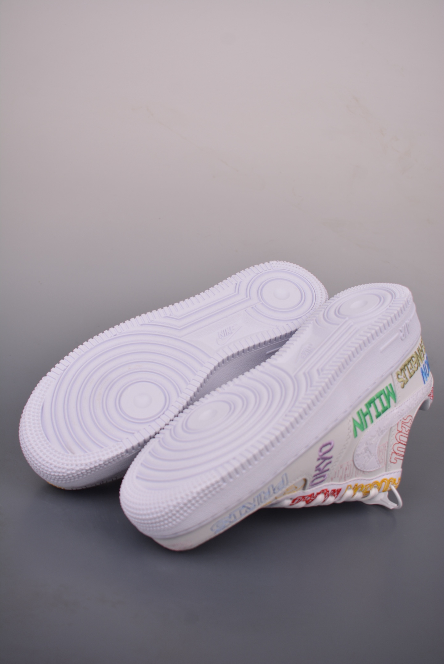 Nike Air Force 1 Low 多巴胺字母 II1549-100-Top High Quatity Cheap Sneakers Fashion Clothing Clothes Bags handbags Shoes of all Brand wholesale With The best Quality And Beautiful Price from China Factory Chinese suppliers wholesaler seller Nike Air Force 1 Low 多巴胺字母 II1549-100