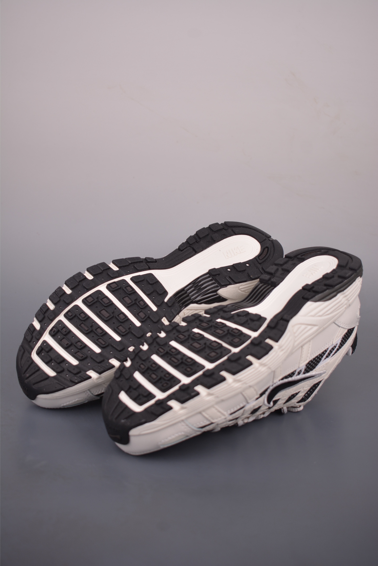 Nike Initiator Running 耐克INS 超火复古老爹跑鞋 IO8711-101