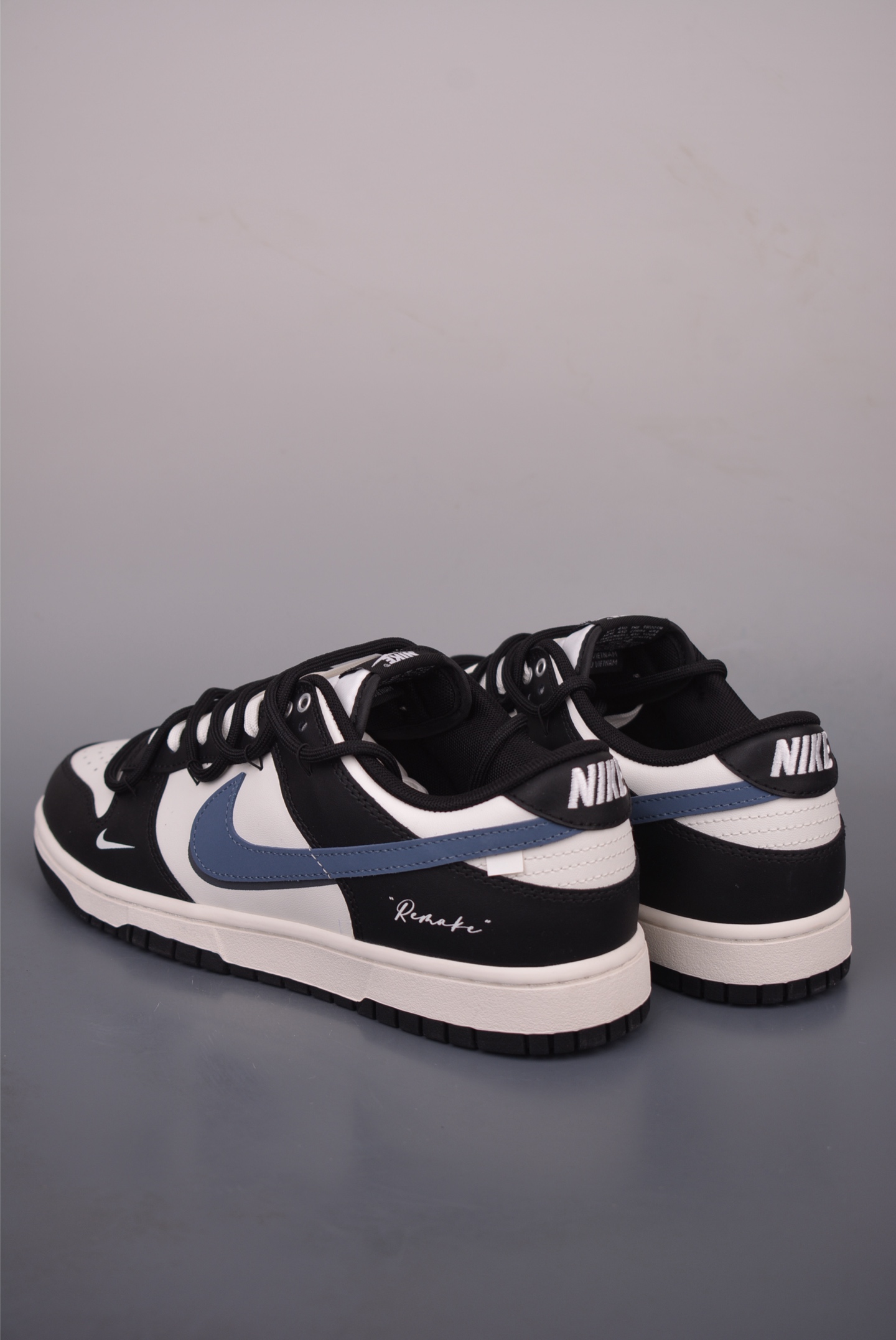 Nike SB Dunk Low 黑蓝 解构绑带 BB0620-122-Top High Quatity Cheap Sneakers Fashion Clothing Clothes Bags handbags Shoes of all Brand wholesale With The best Quality And Beautiful Price from China Factory Chinese suppliers wholesaler seller Nike SB Dunk Low 黑蓝 解构绑带 BB0620-122