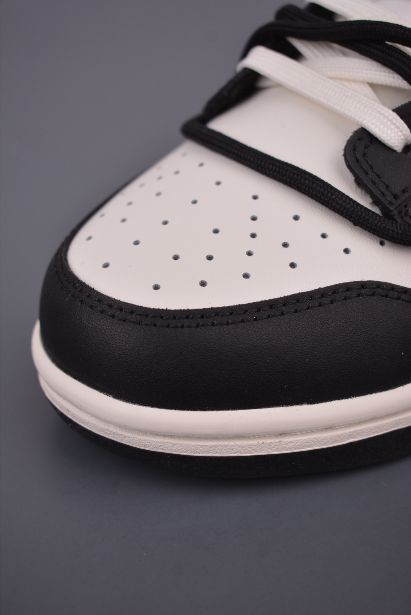 Nike SB Dunk Low 黑蓝 解构绑带 BB0620-122-Top High Quatity Cheap Sneakers Fashion Clothing Clothes Bags handbags Shoes of all Brand wholesale With The best Quality And Beautiful Price from China Factory Chinese suppliers wholesaler seller Nike SB Dunk Low 黑蓝 解构绑带 BB0620-122